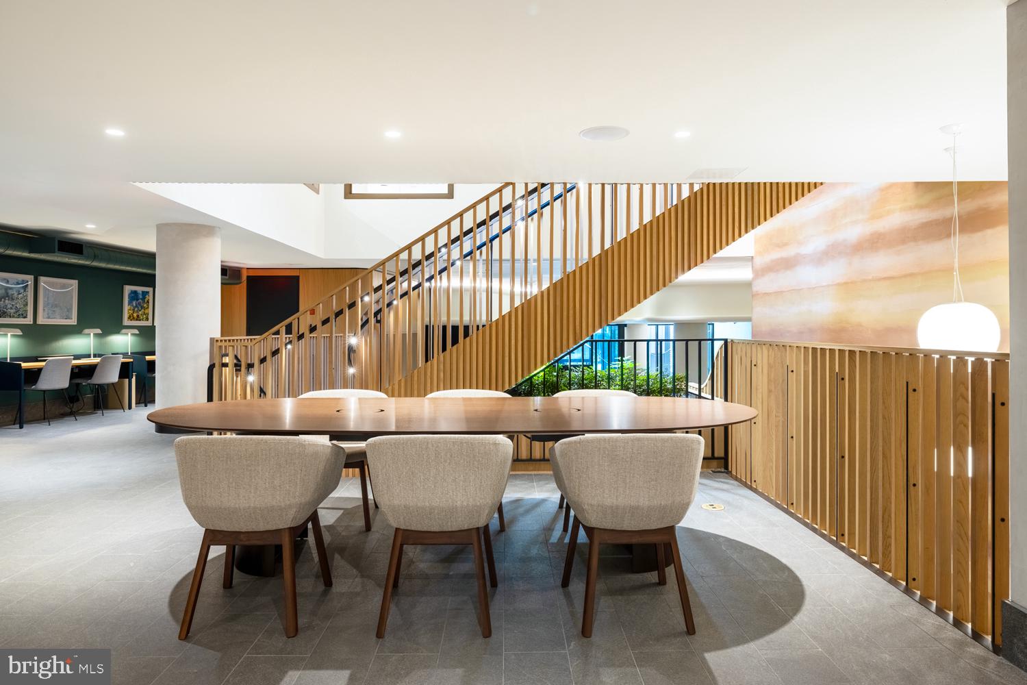 CRYSTAL CITY - Residential Lease