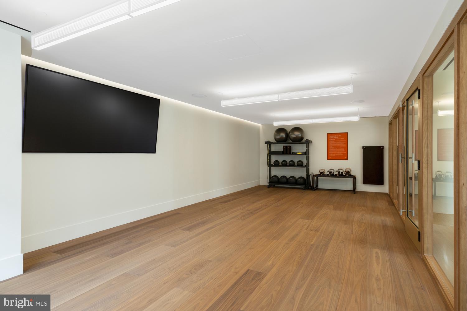 CRYSTAL CITY - Residential Lease