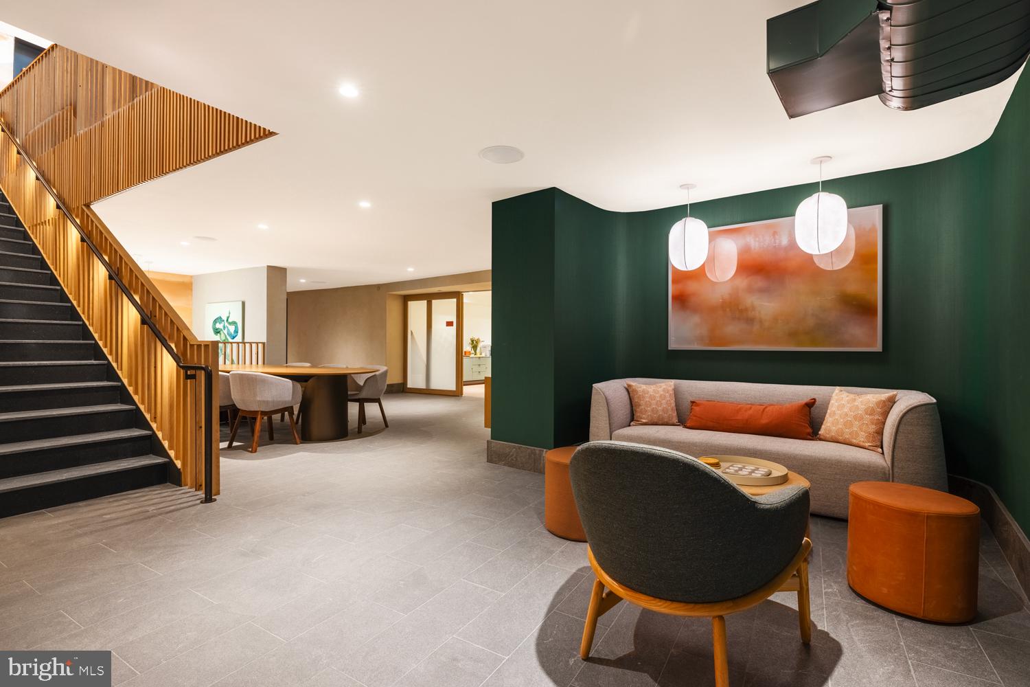 CRYSTAL CITY - Residential Lease