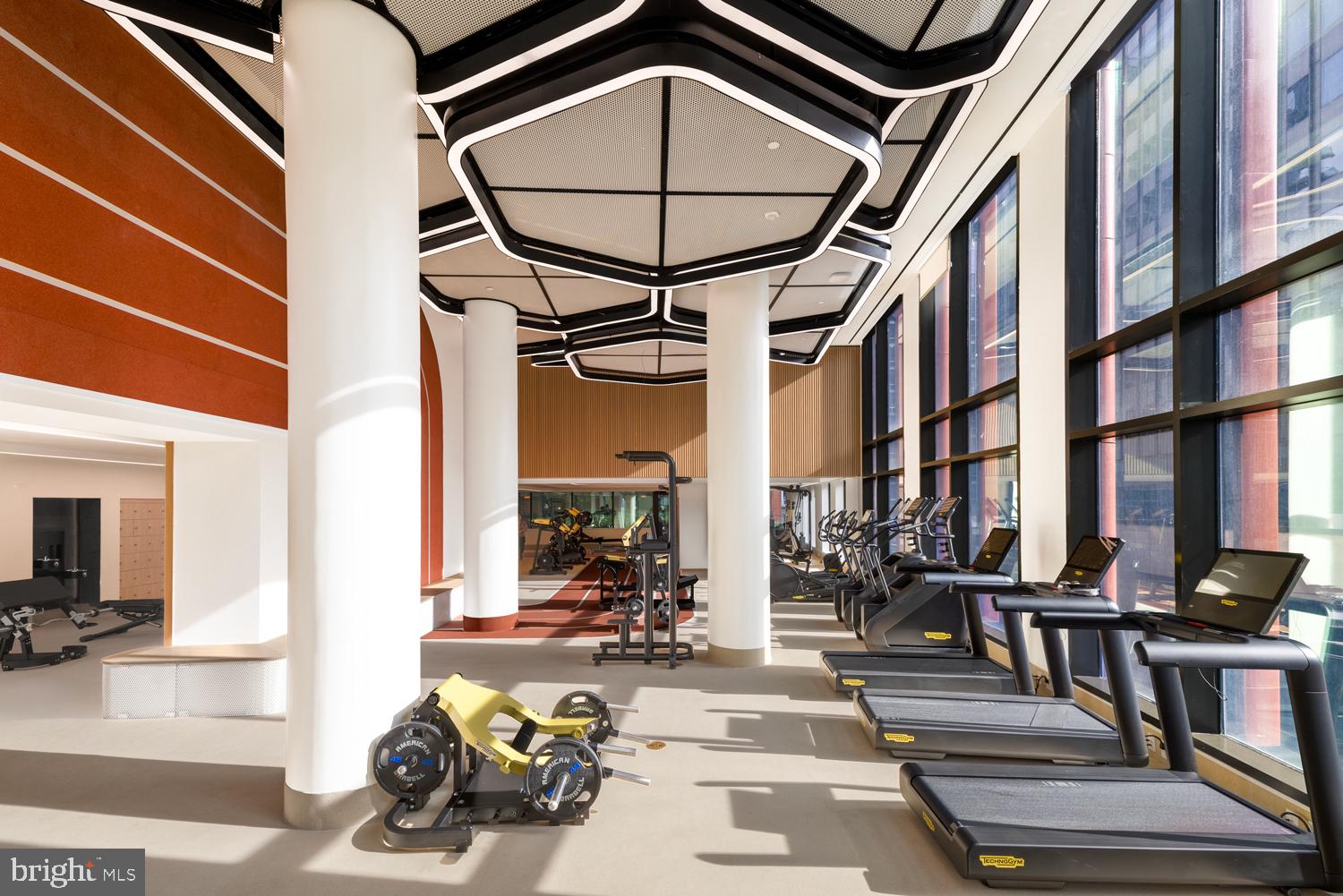 CRYSTAL CITY - Residential Lease