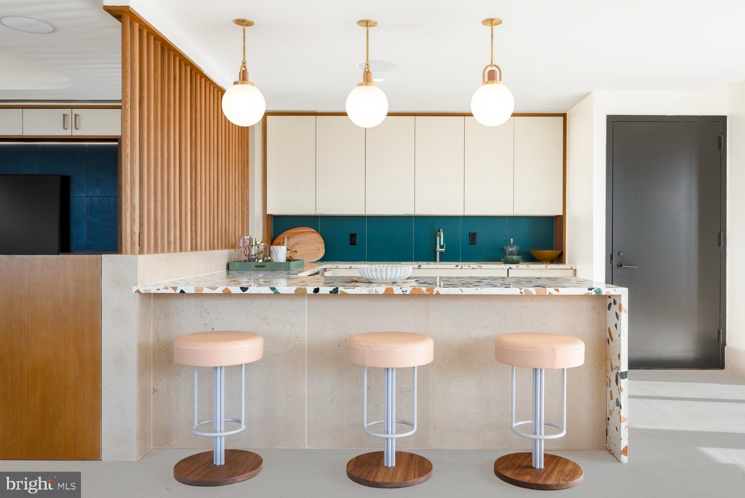 CRYSTAL CITY - Residential Lease