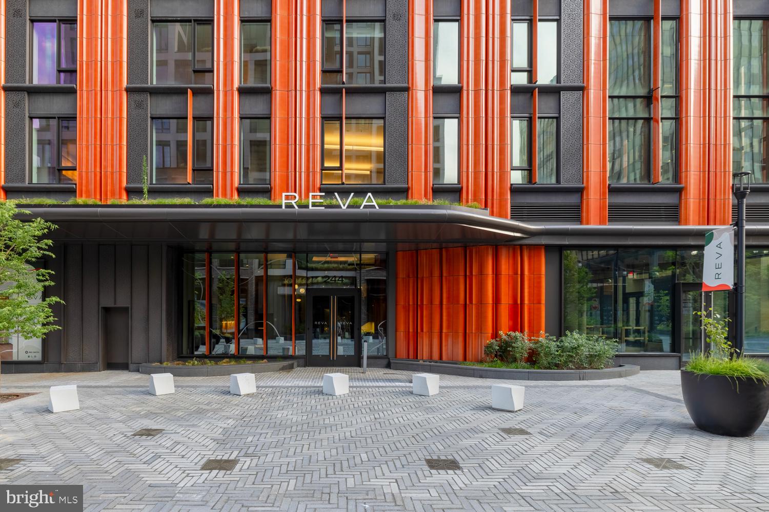 CRYSTAL CITY - Residential Lease