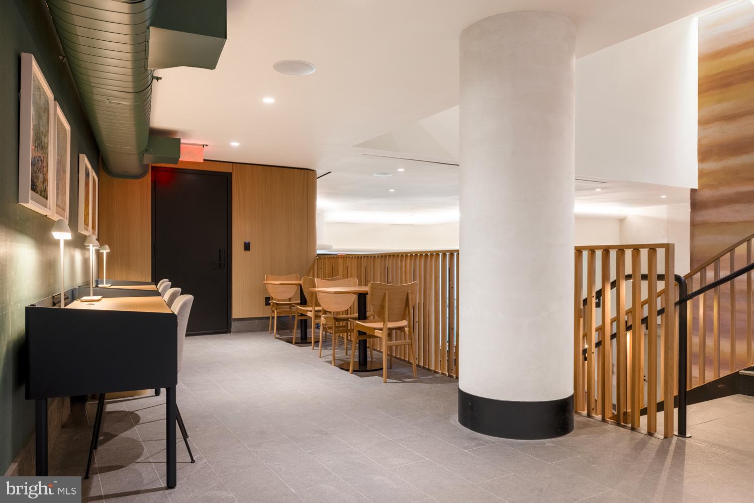 CRYSTAL CITY - Residential Lease