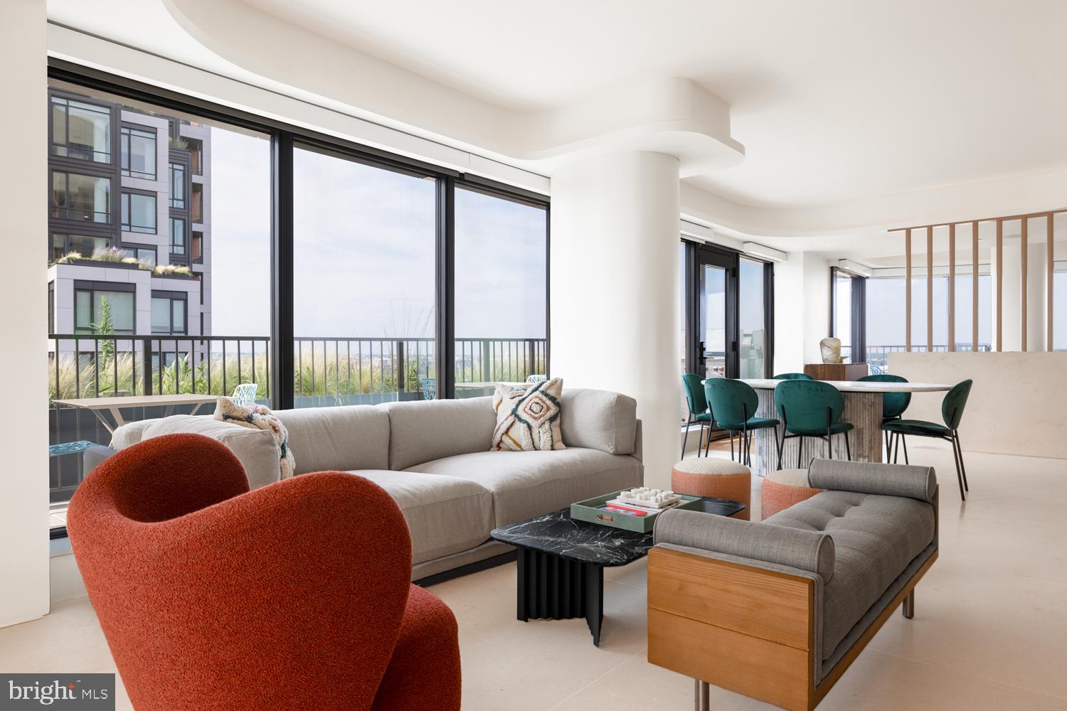 CRYSTAL CITY - Residential Lease