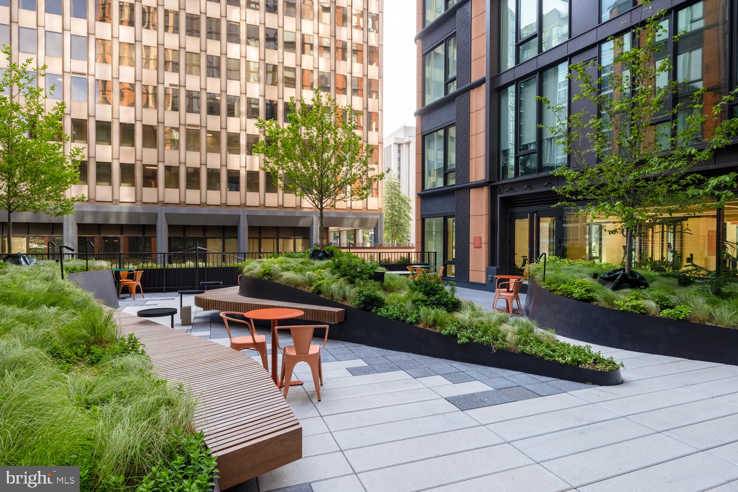 CRYSTAL CITY - Residential Lease