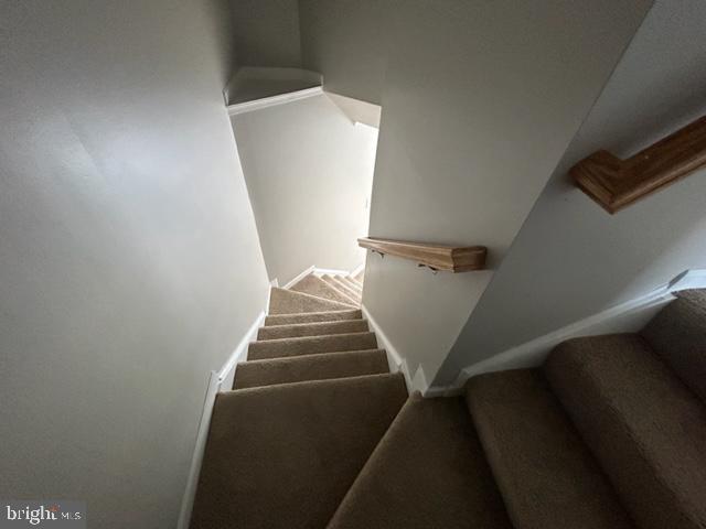 COUNTY GREEN - Residential Lease