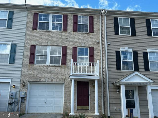 COUNTY GREEN - Residential Lease