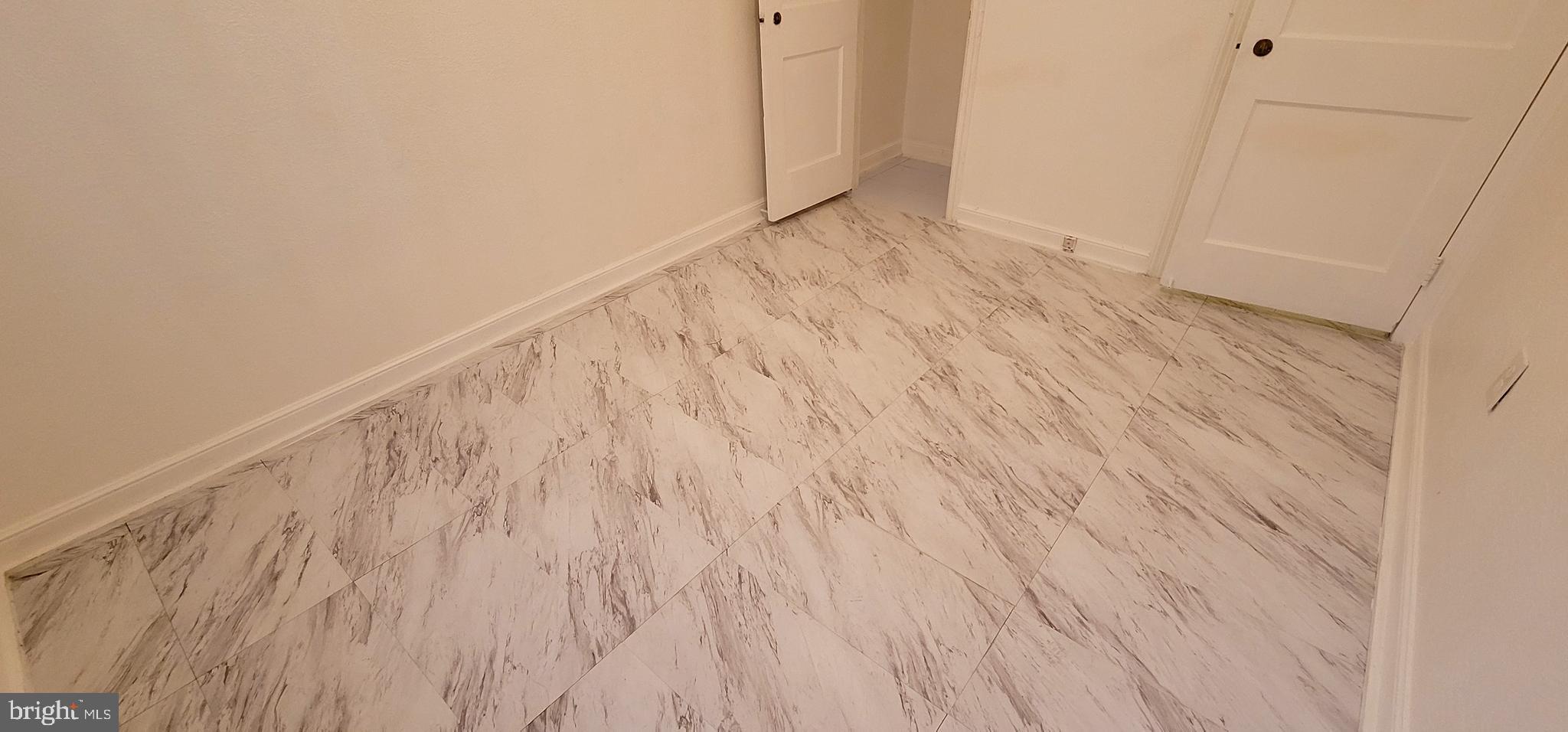 LAWNDALE - Residential Lease