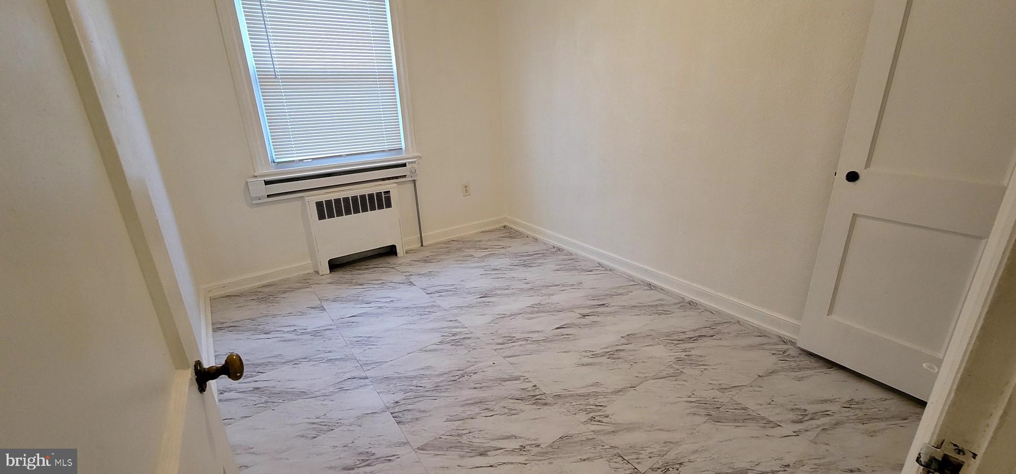 LAWNDALE - Residential Lease