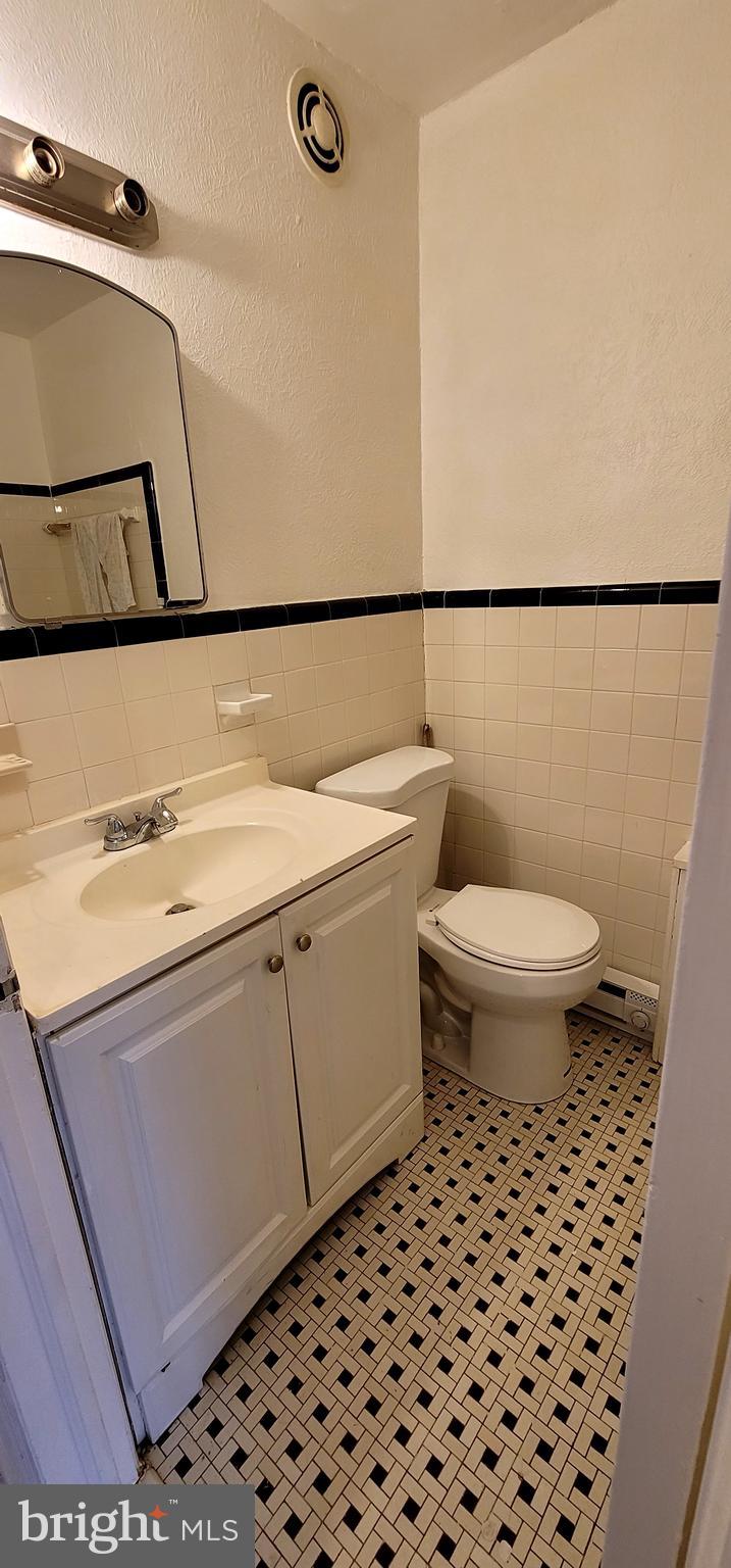 LAWNDALE - Residential Lease