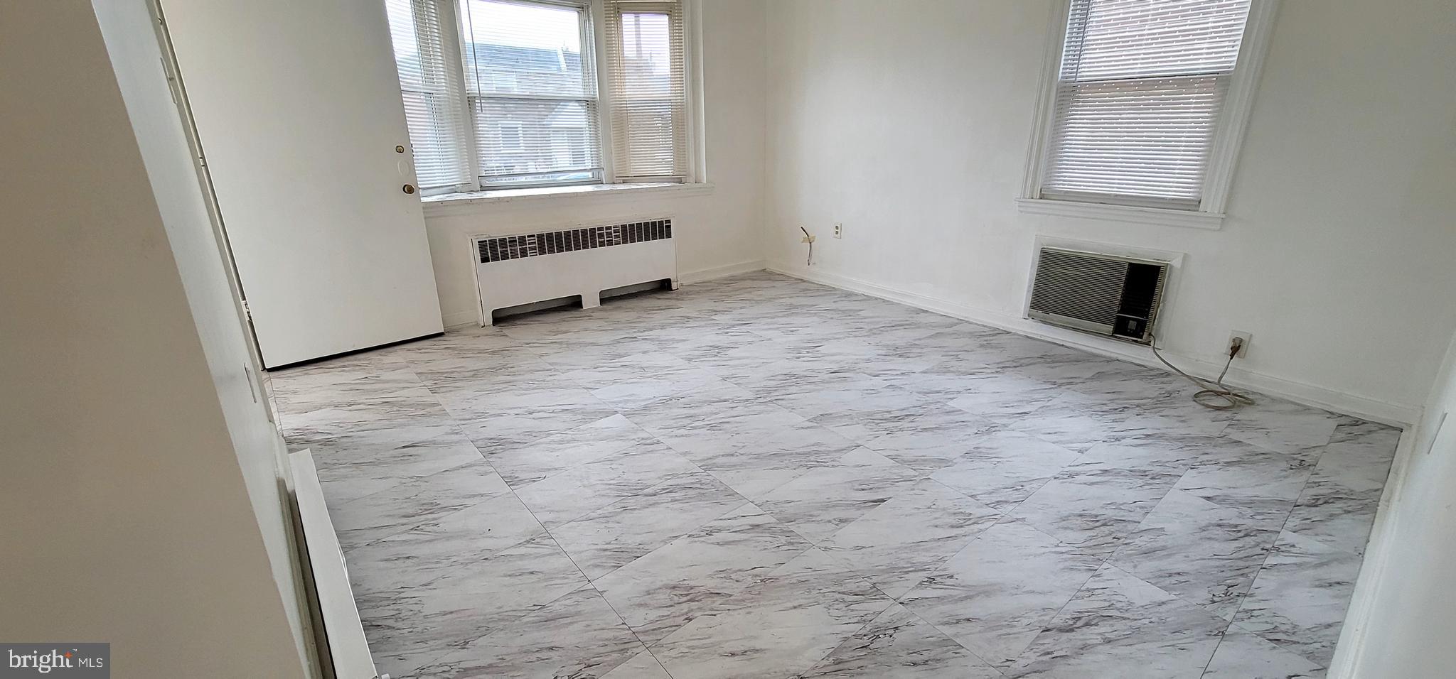 LAWNDALE - Residential Lease