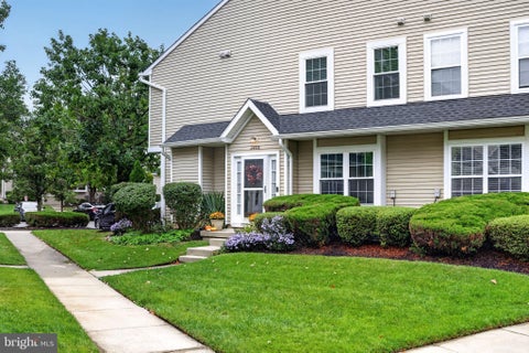 Townhouse For Sale - 2404 Delancey Way<br/> MARLTON, NJ 08053