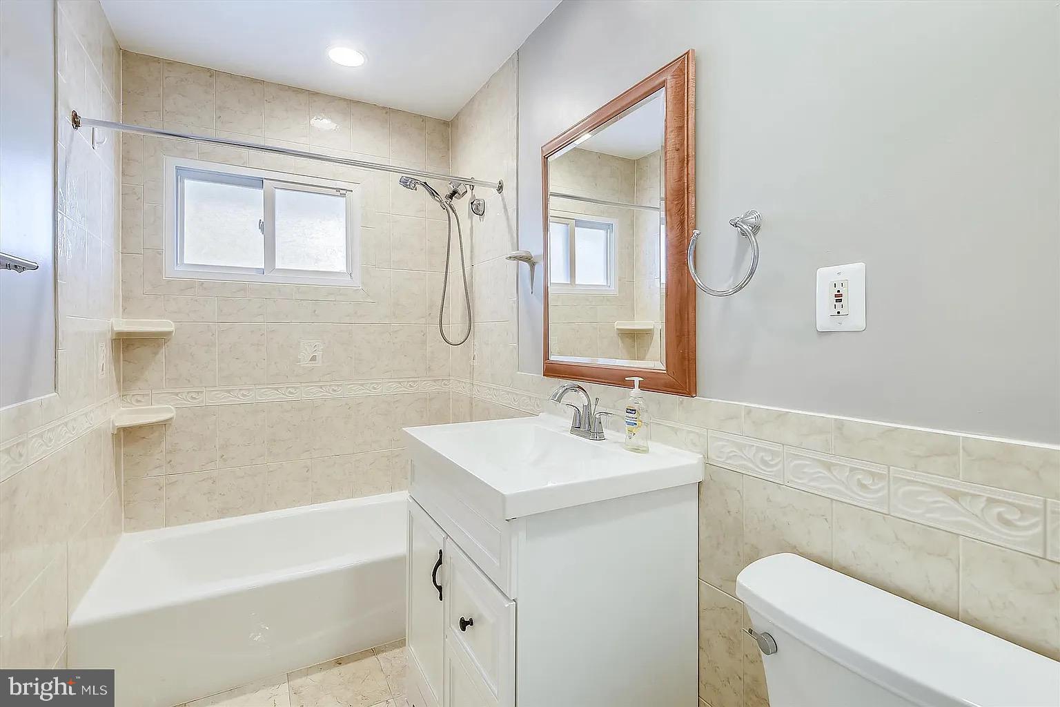 PARKLAWN - Residential Lease