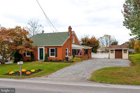 Photo of 98 Lancaster Avenue, STRASBURG, PA 17579 (MLS # PALA2080130)