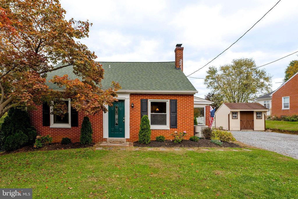 Photo of 98 Lancaster Avenue, STRASBURG, PA 17579 (MLS # PALA2080130)