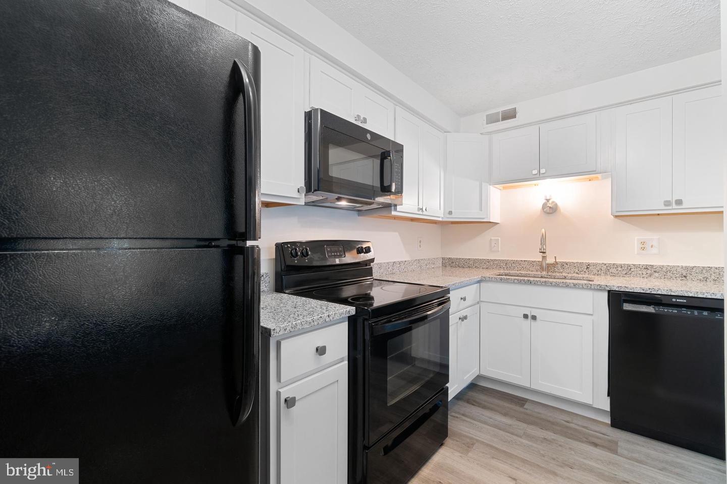 CHESTERFIELD - Residential Lease