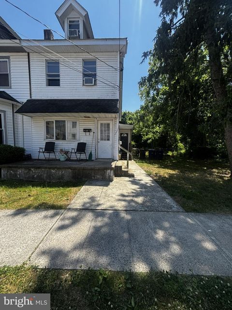 Townhouse For Sale - 50 W Monroe Street<br/> MOUNT HOLLY, NJ 08060