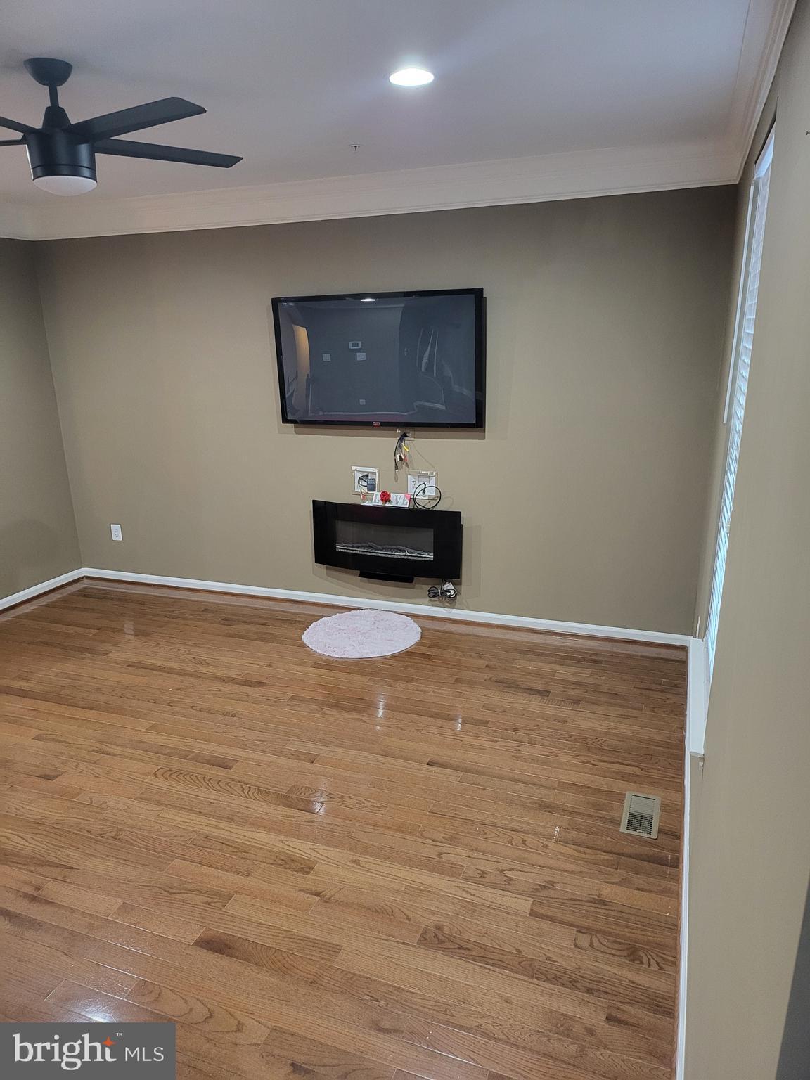 PINE RIDGE CROSSING - Residential