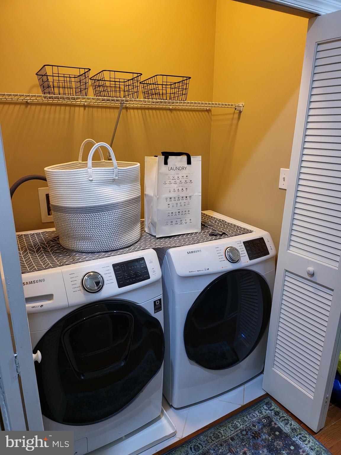 PINE RIDGE CROSSING - Residential