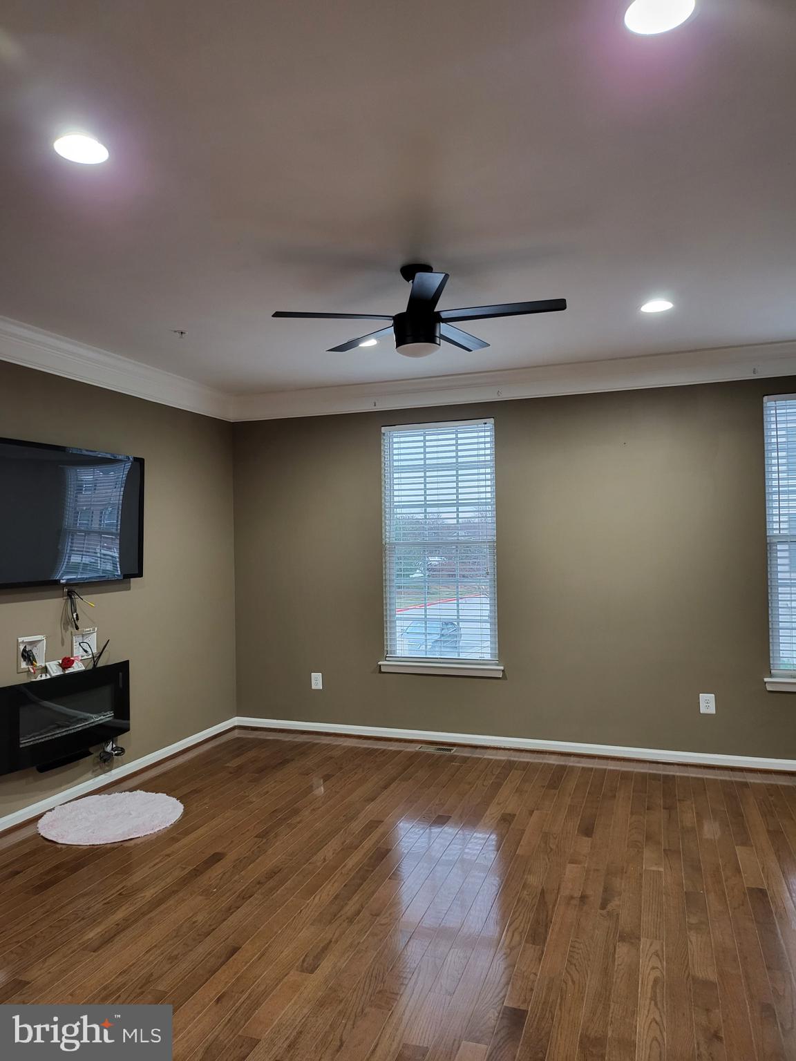 PINE RIDGE CROSSING - Residential