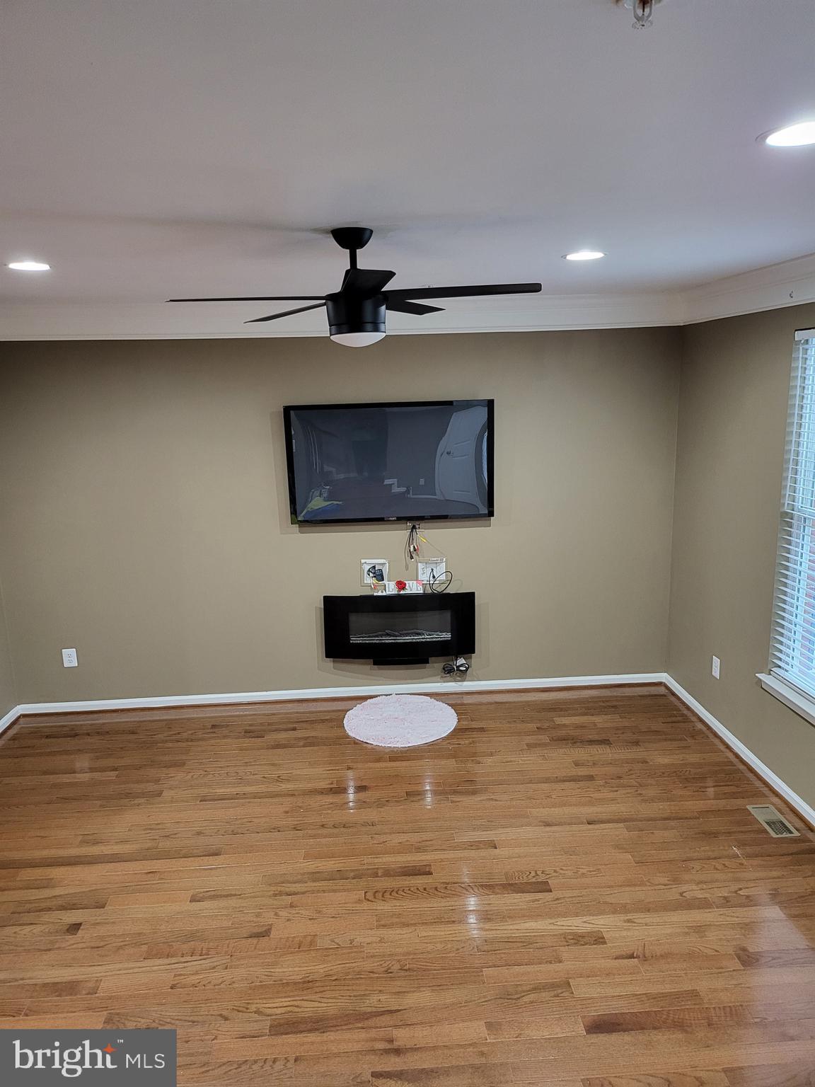 PINE RIDGE CROSSING - Residential