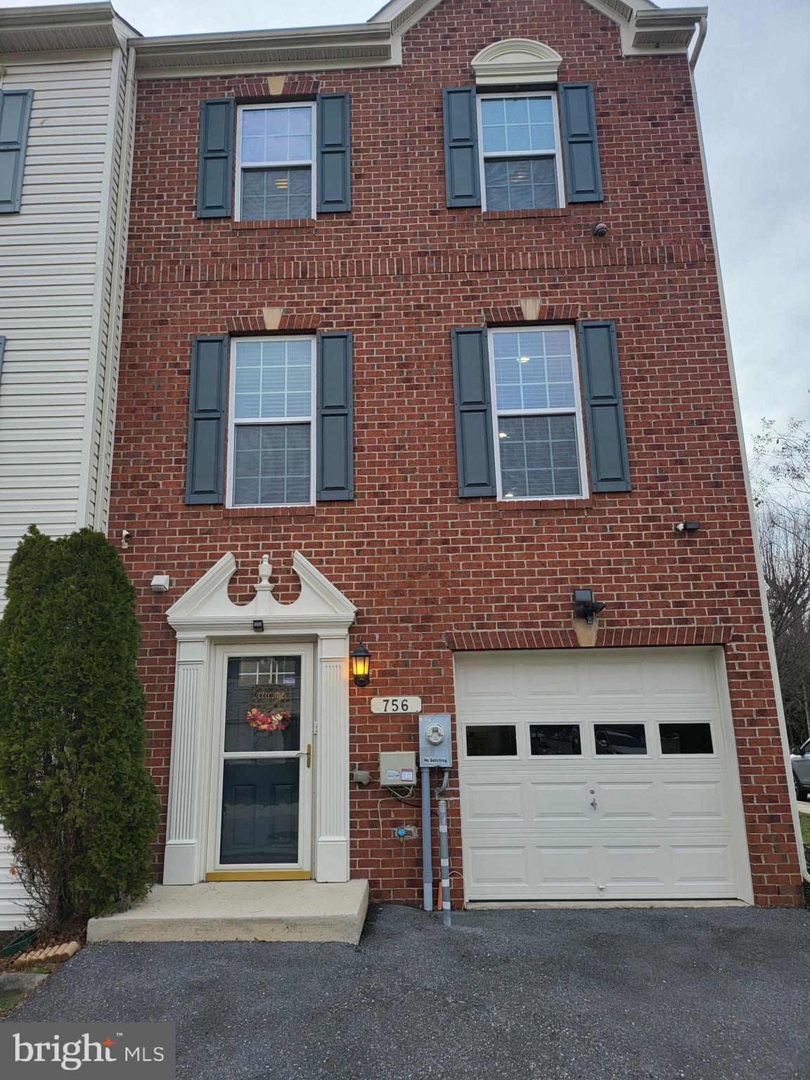 PINE RIDGE CROSSING - Residential