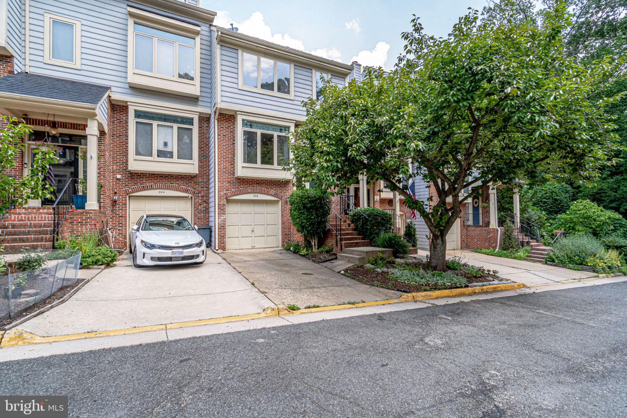 THE TOWNS OF OCCOQUAN MI - Residential Lease