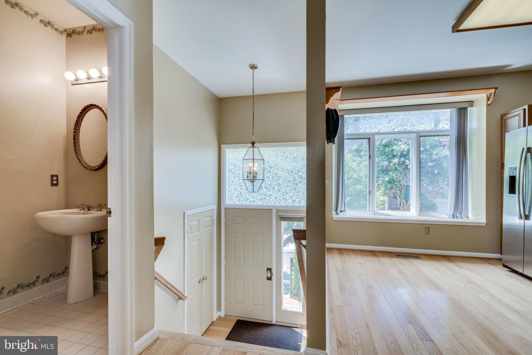 THE TOWNS OF OCCOQUAN MI - Residential Lease