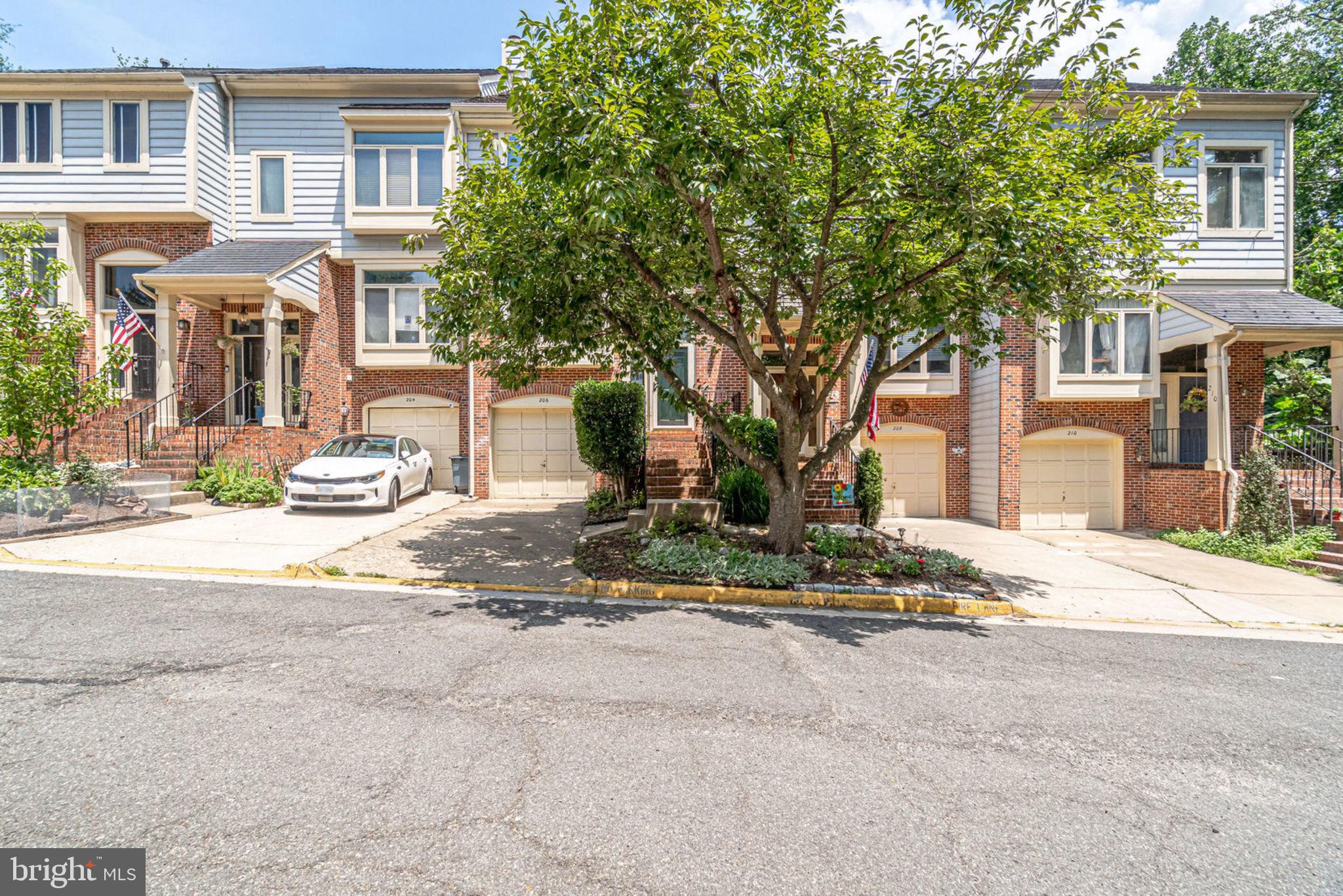 THE TOWNS OF OCCOQUAN MI - Residential Lease