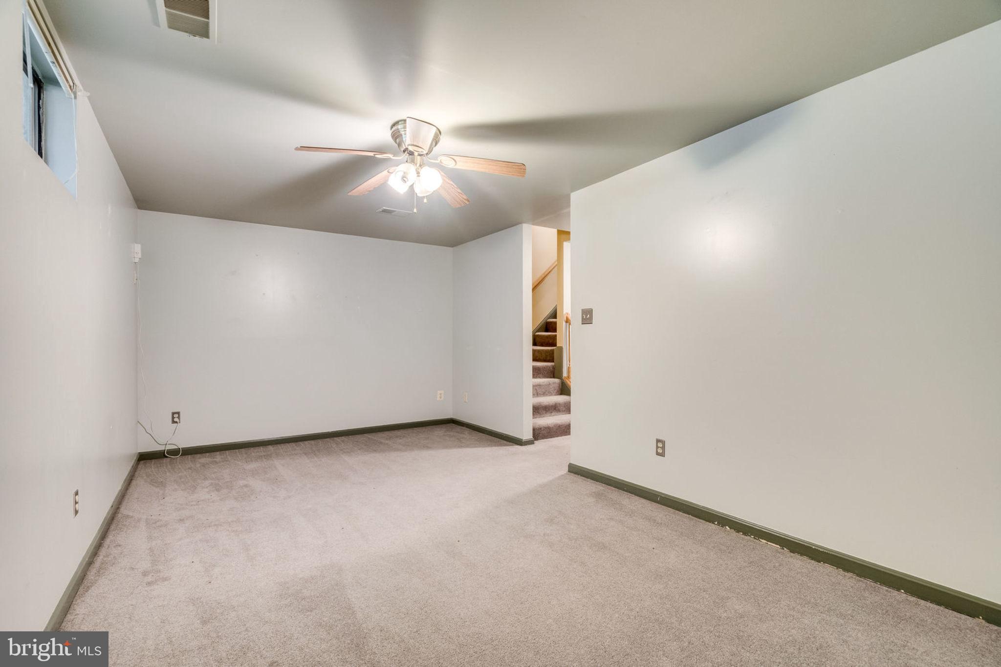 THE TOWNS OF OCCOQUAN MI - Residential Lease