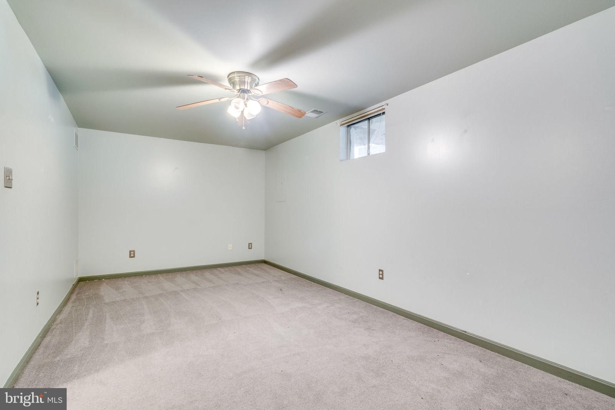 THE TOWNS OF OCCOQUAN MI - Residential Lease