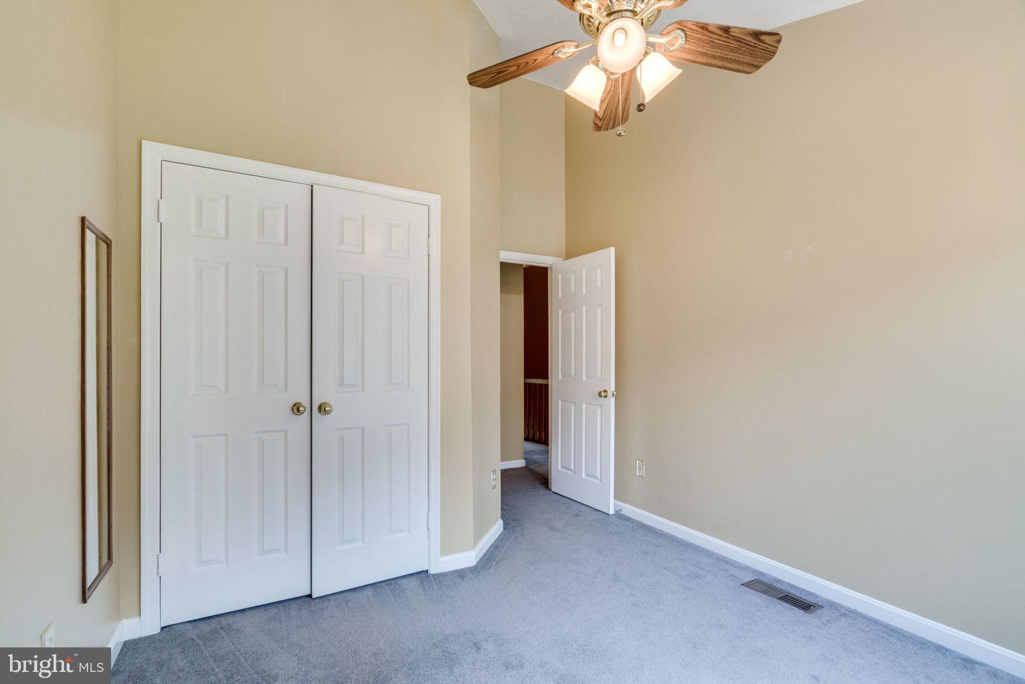 THE TOWNS OF OCCOQUAN MI - Residential Lease