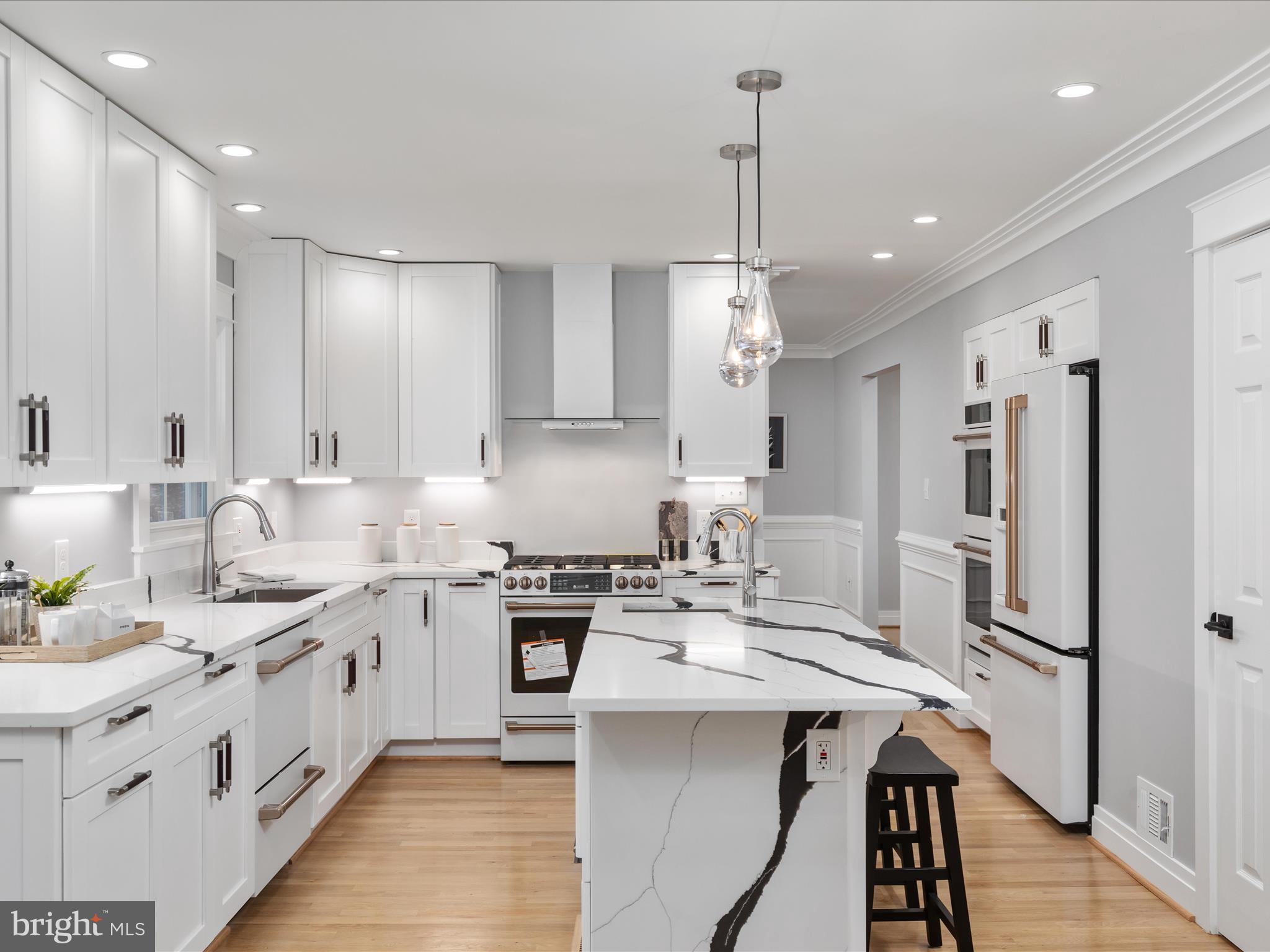 FERRY POINT ESTATES - Residential