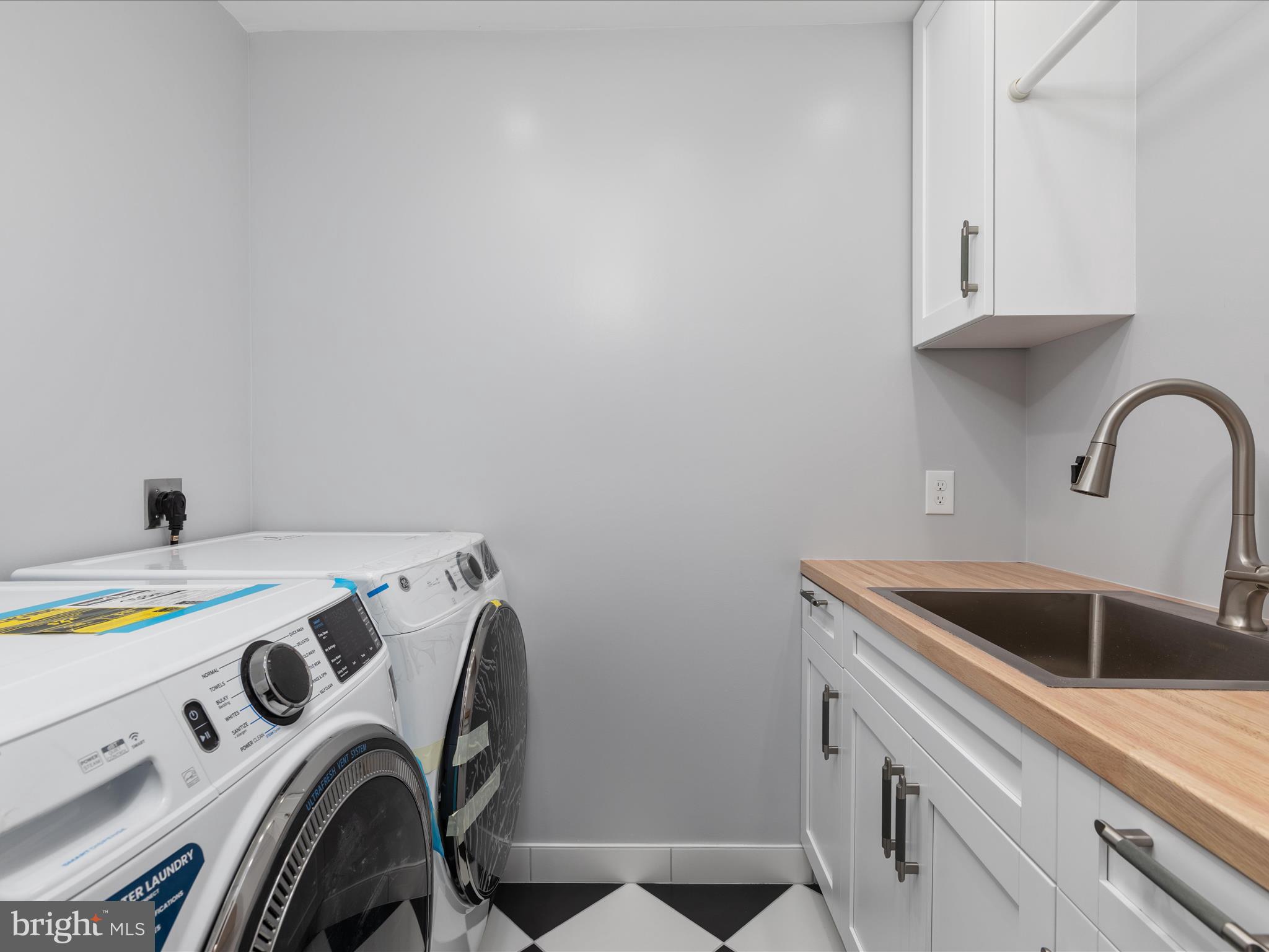 FERRY POINT ESTATES - Residential