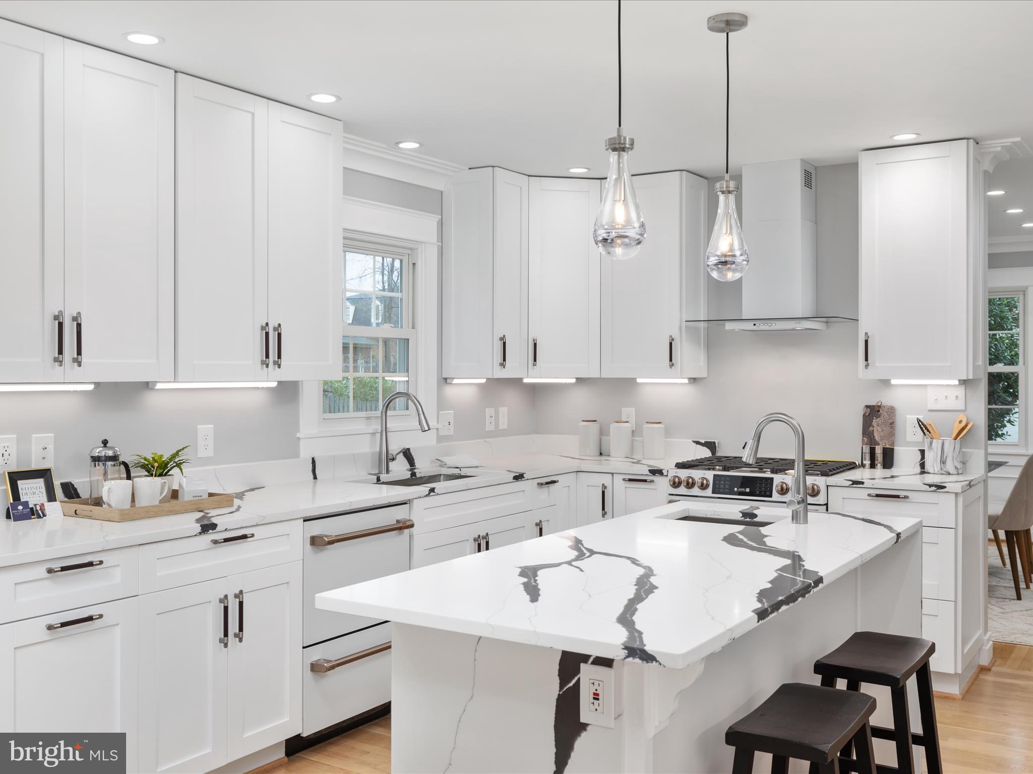 FERRY POINT ESTATES - Residential