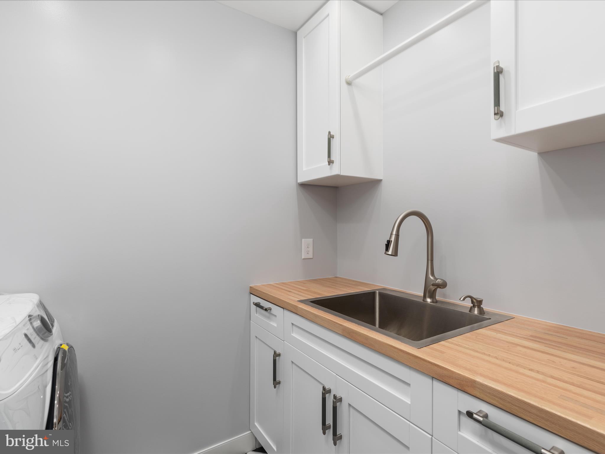 FERRY POINT ESTATES - Residential