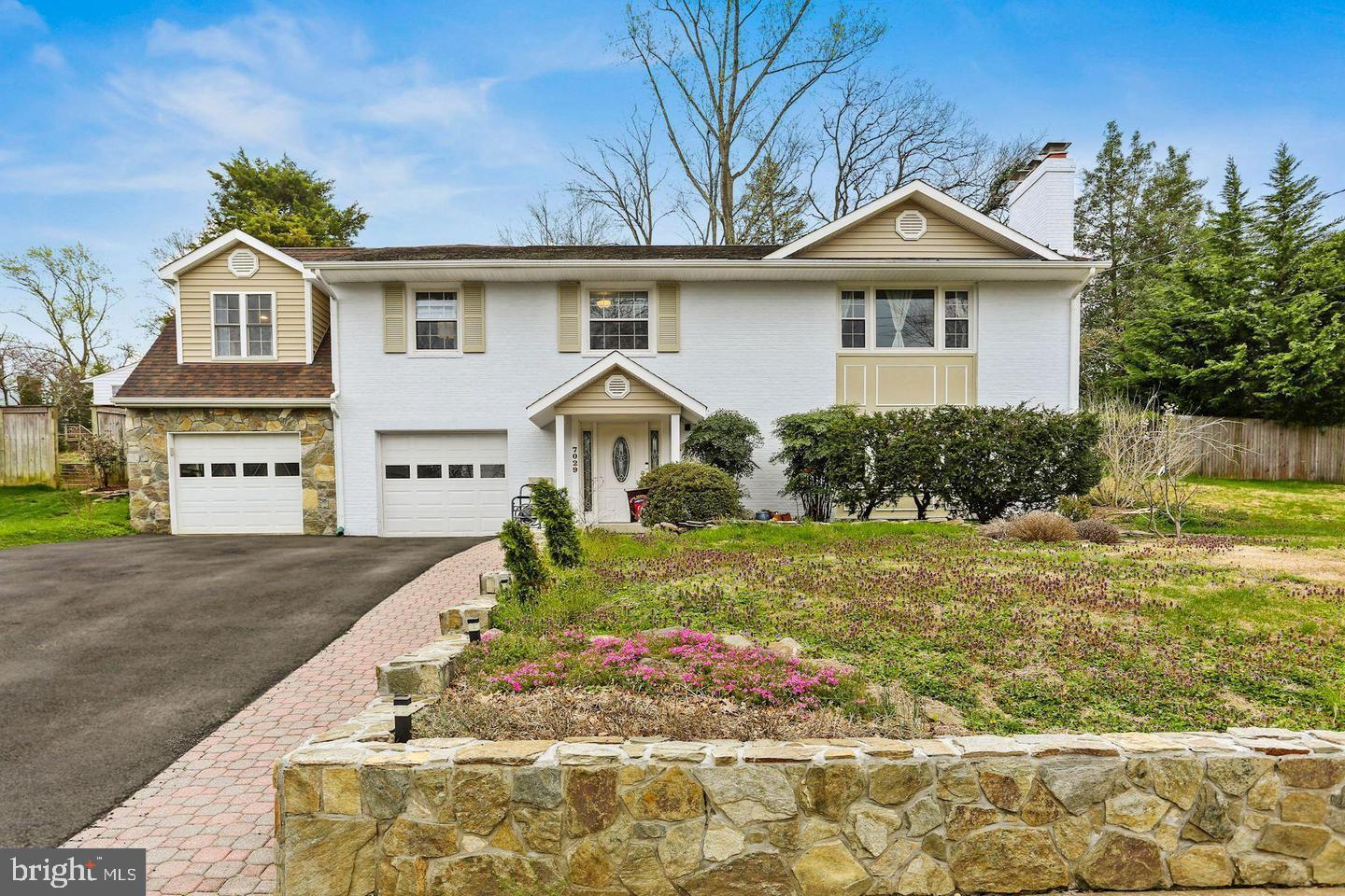 BROYHILLS MCLEAN ESTATES - Residential Lease