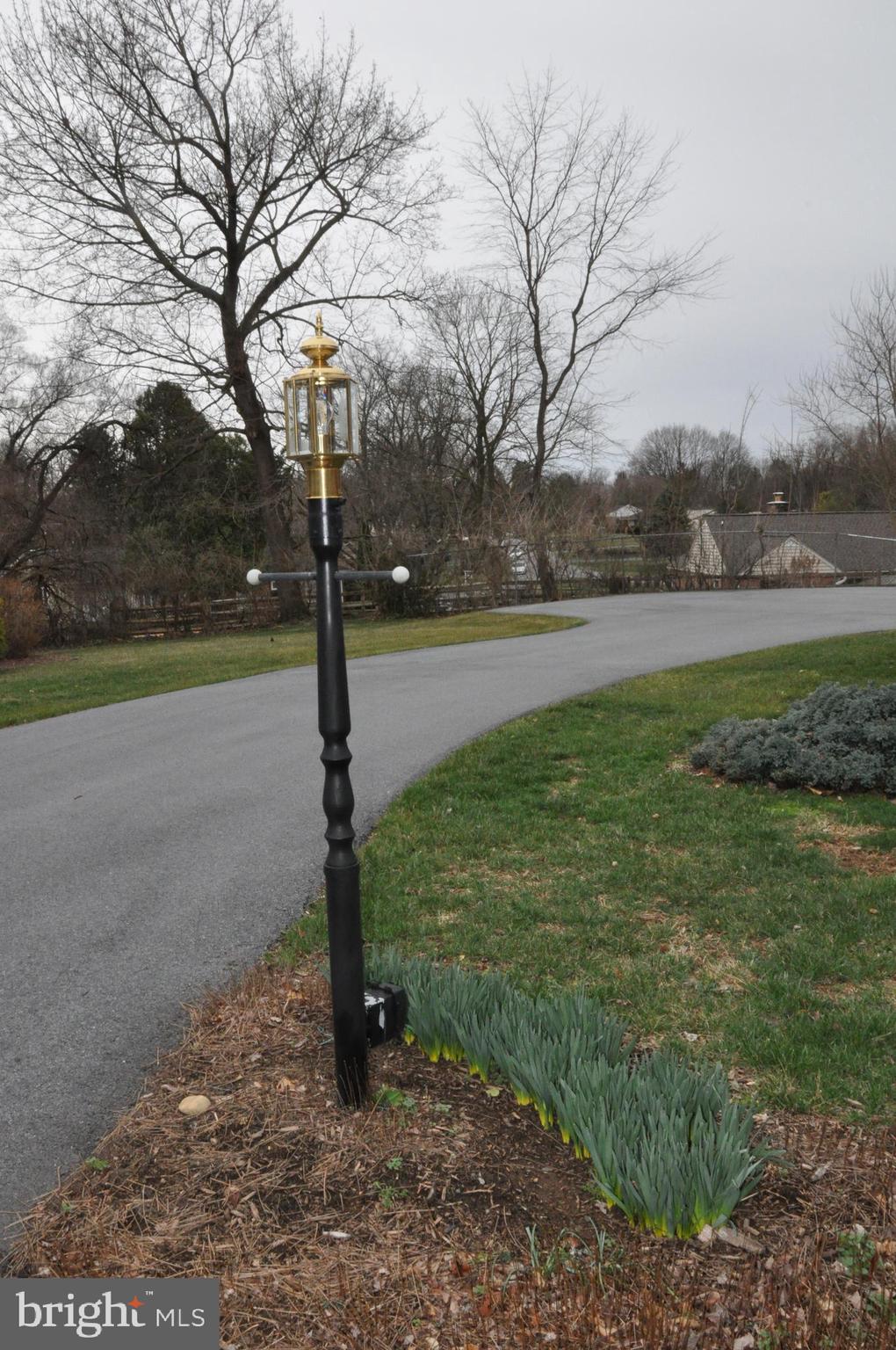 ROLLING HILLS - Residential