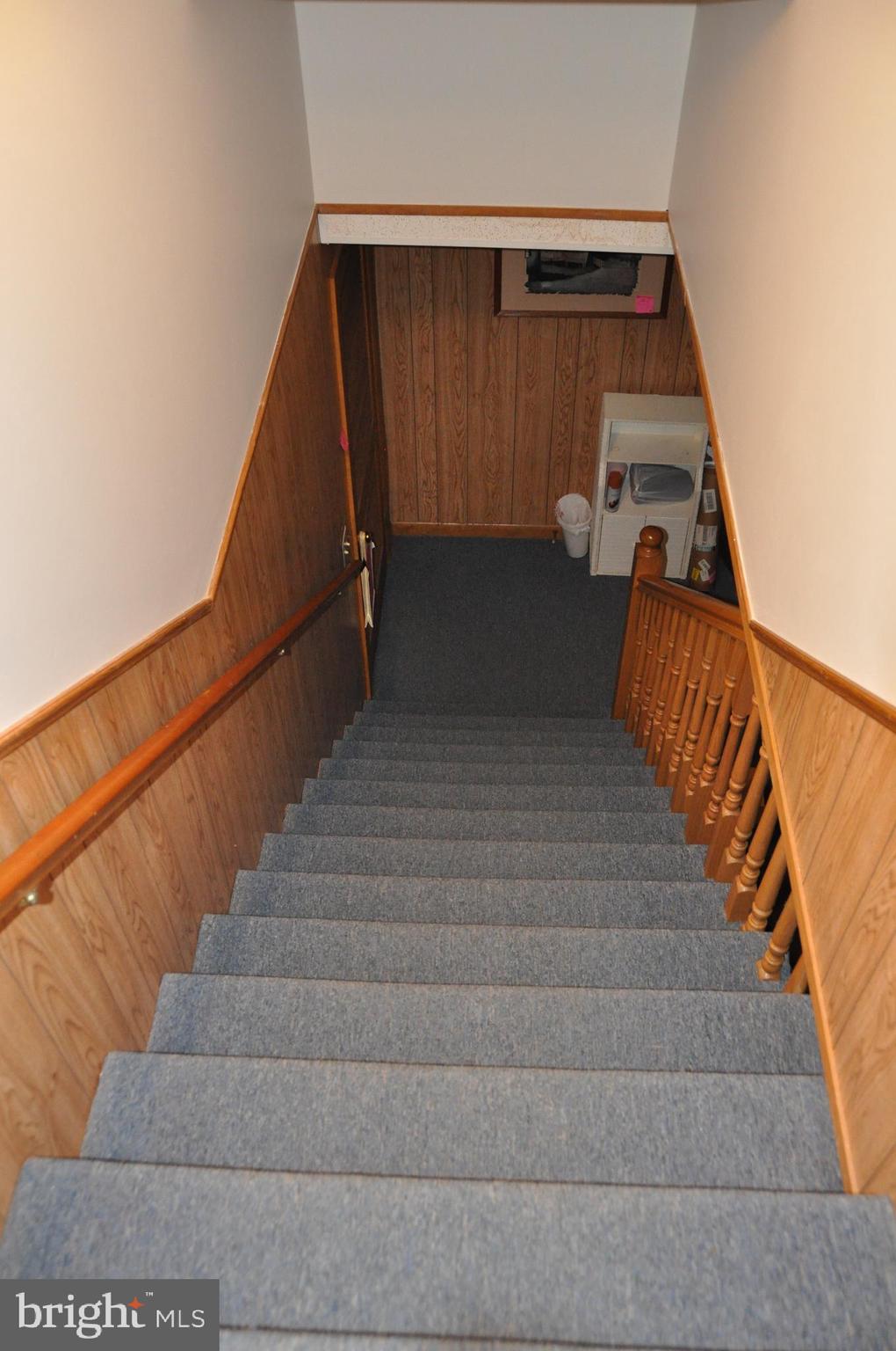 ROLLING HILLS - Residential