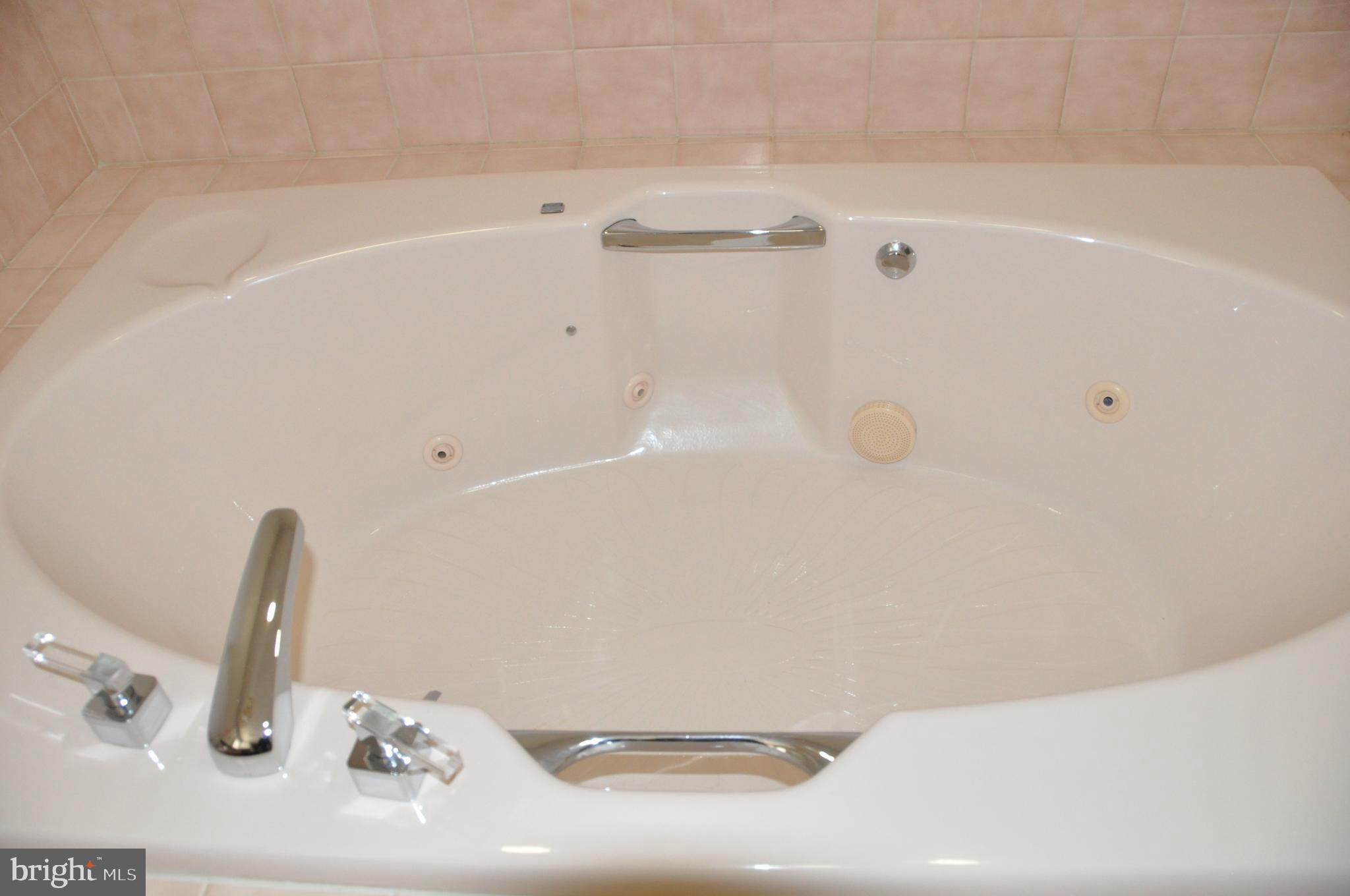 ROLLING HILLS - Residential