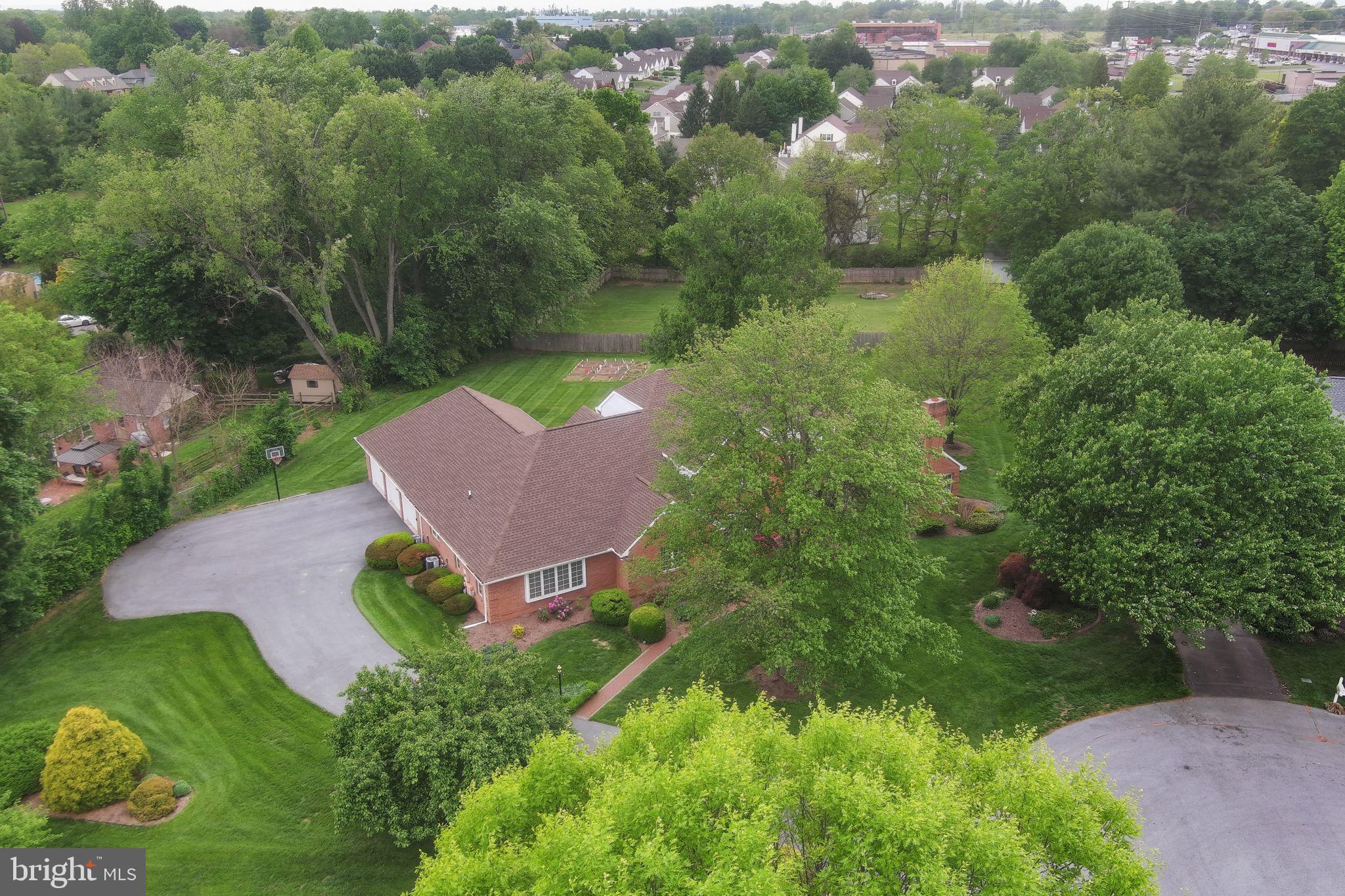 ROLLING HILLS - Residential