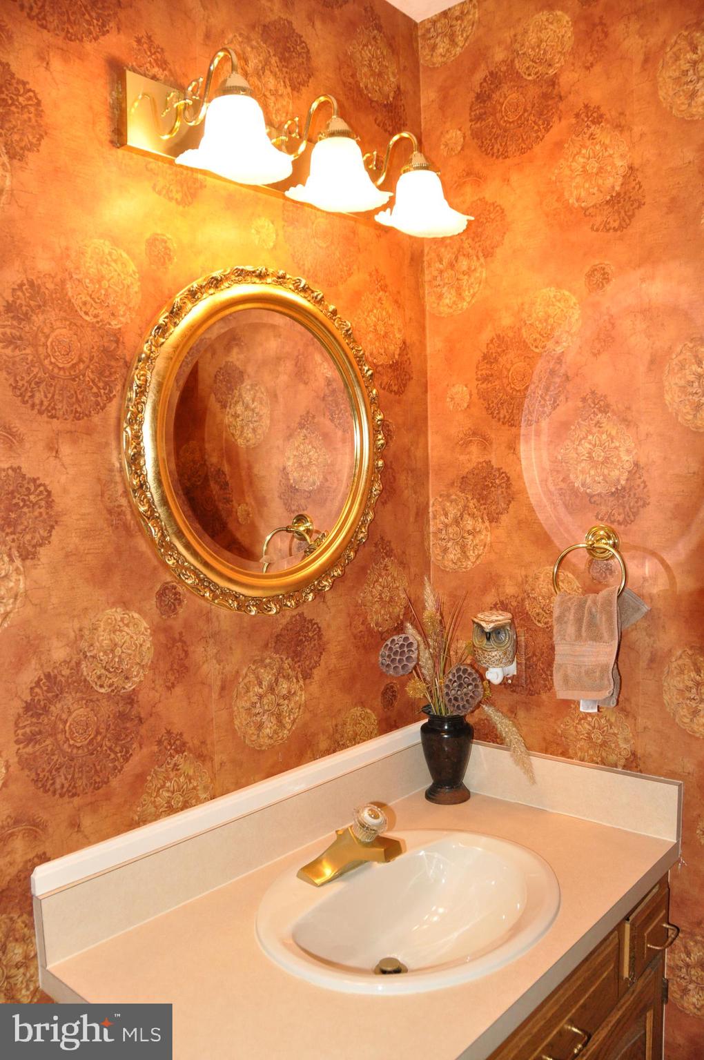 ROLLING HILLS - Residential