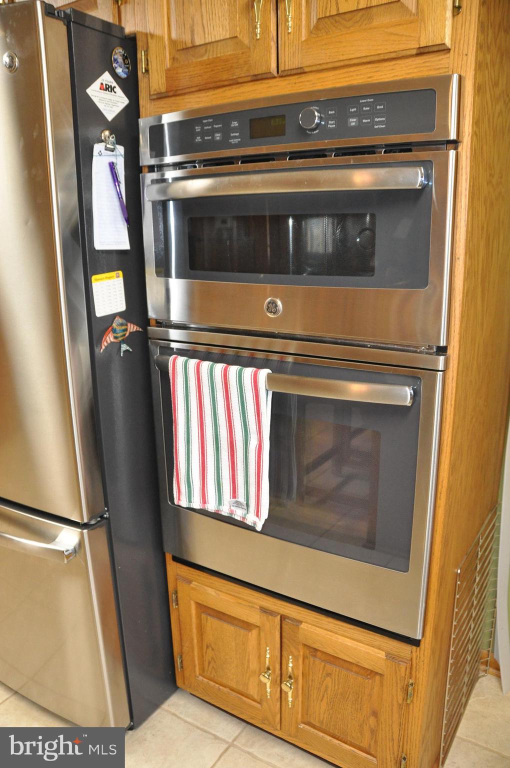 ROLLING HILLS - Residential