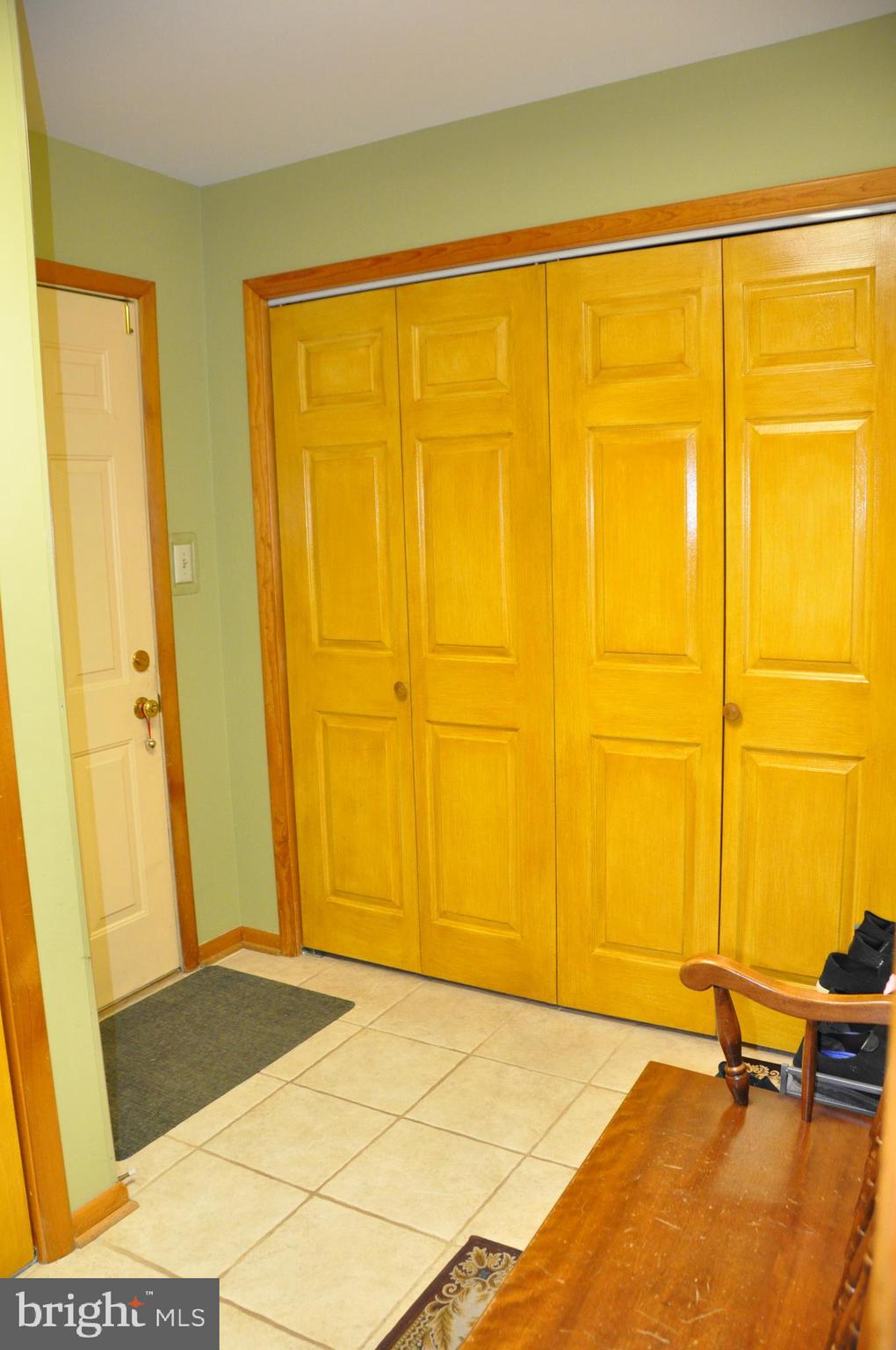 ROLLING HILLS - Residential