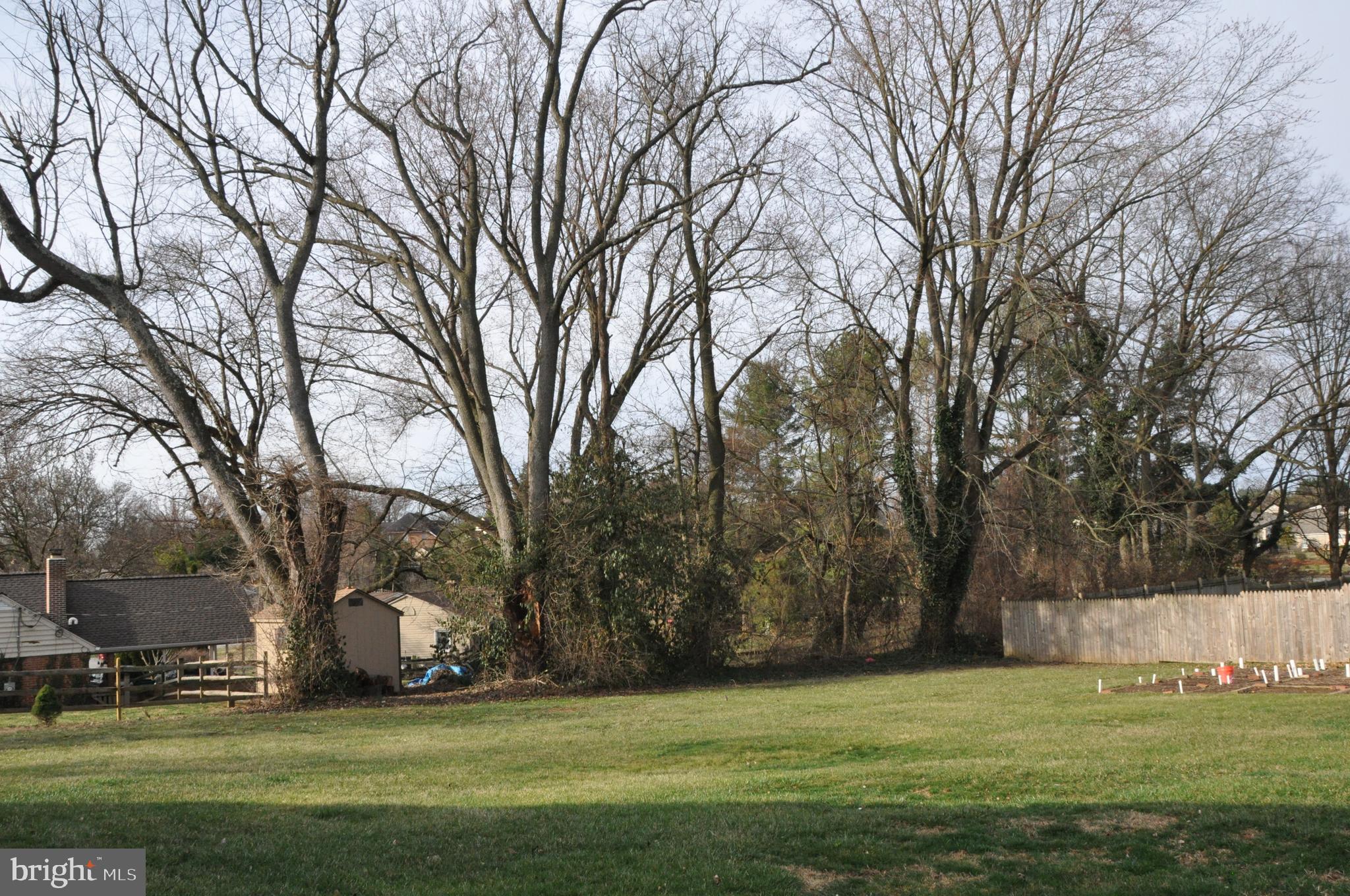 ROLLING HILLS - Residential