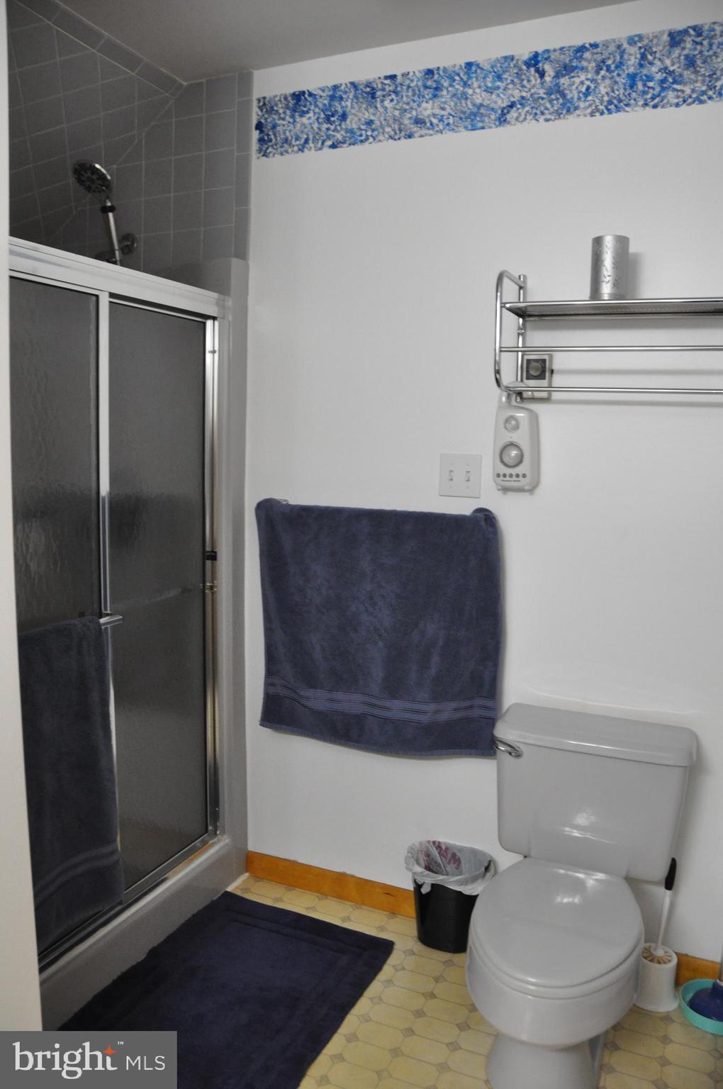 ROLLING HILLS - Residential