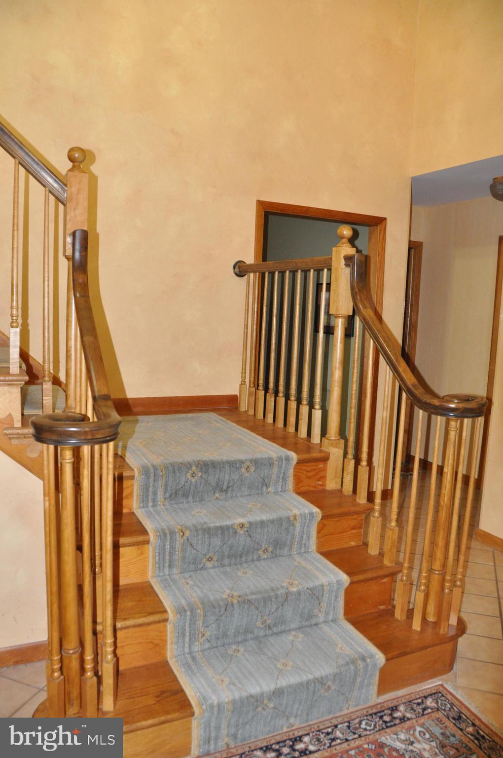 ROLLING HILLS - Residential