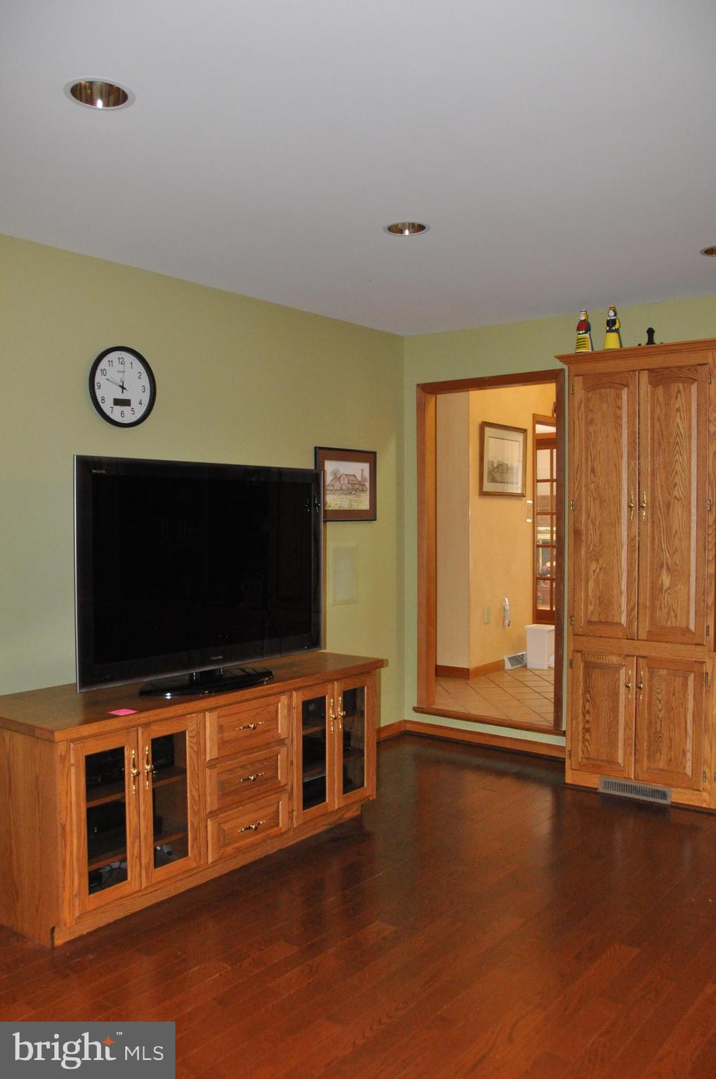 ROLLING HILLS - Residential