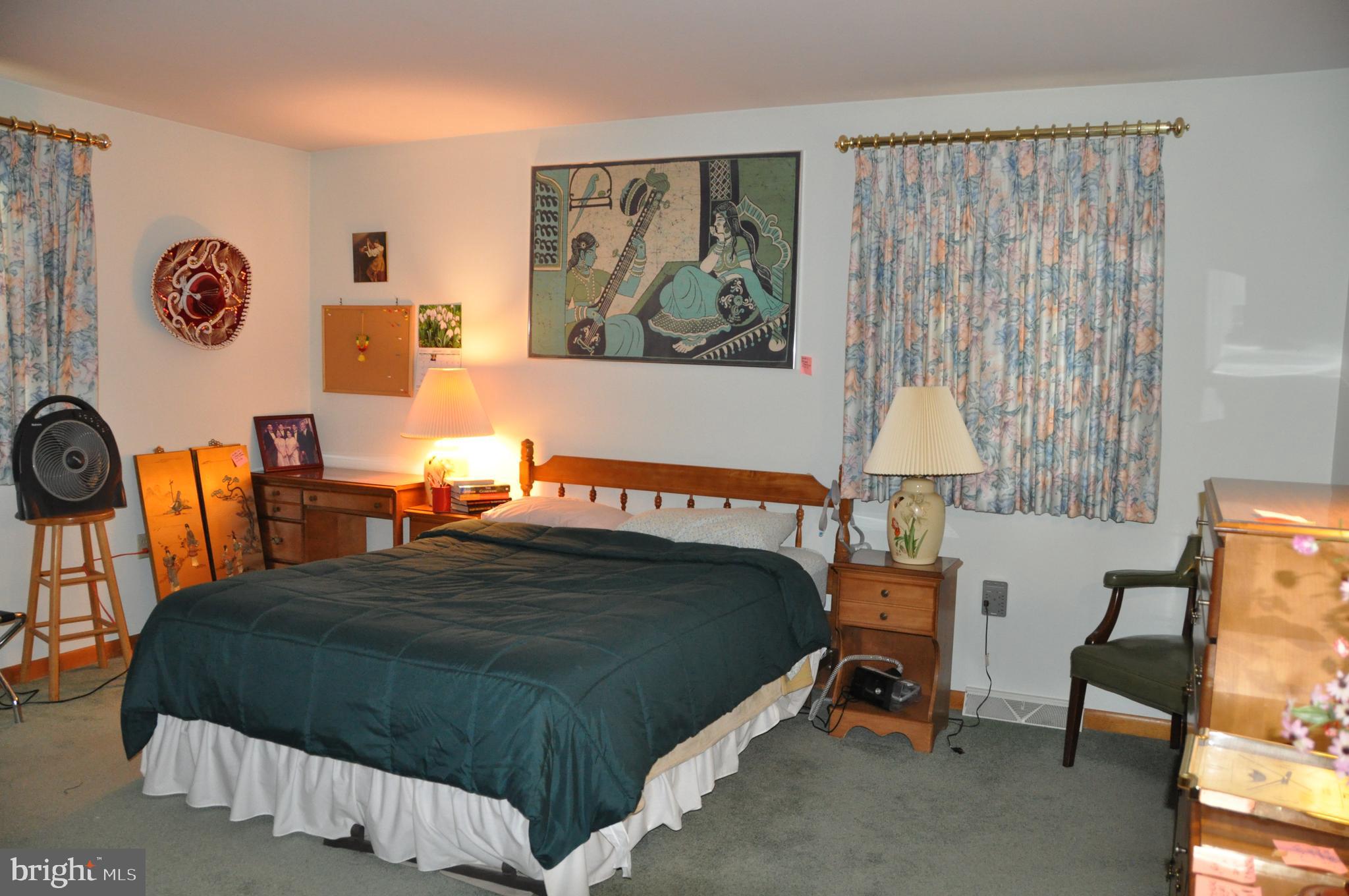 ROLLING HILLS - Residential