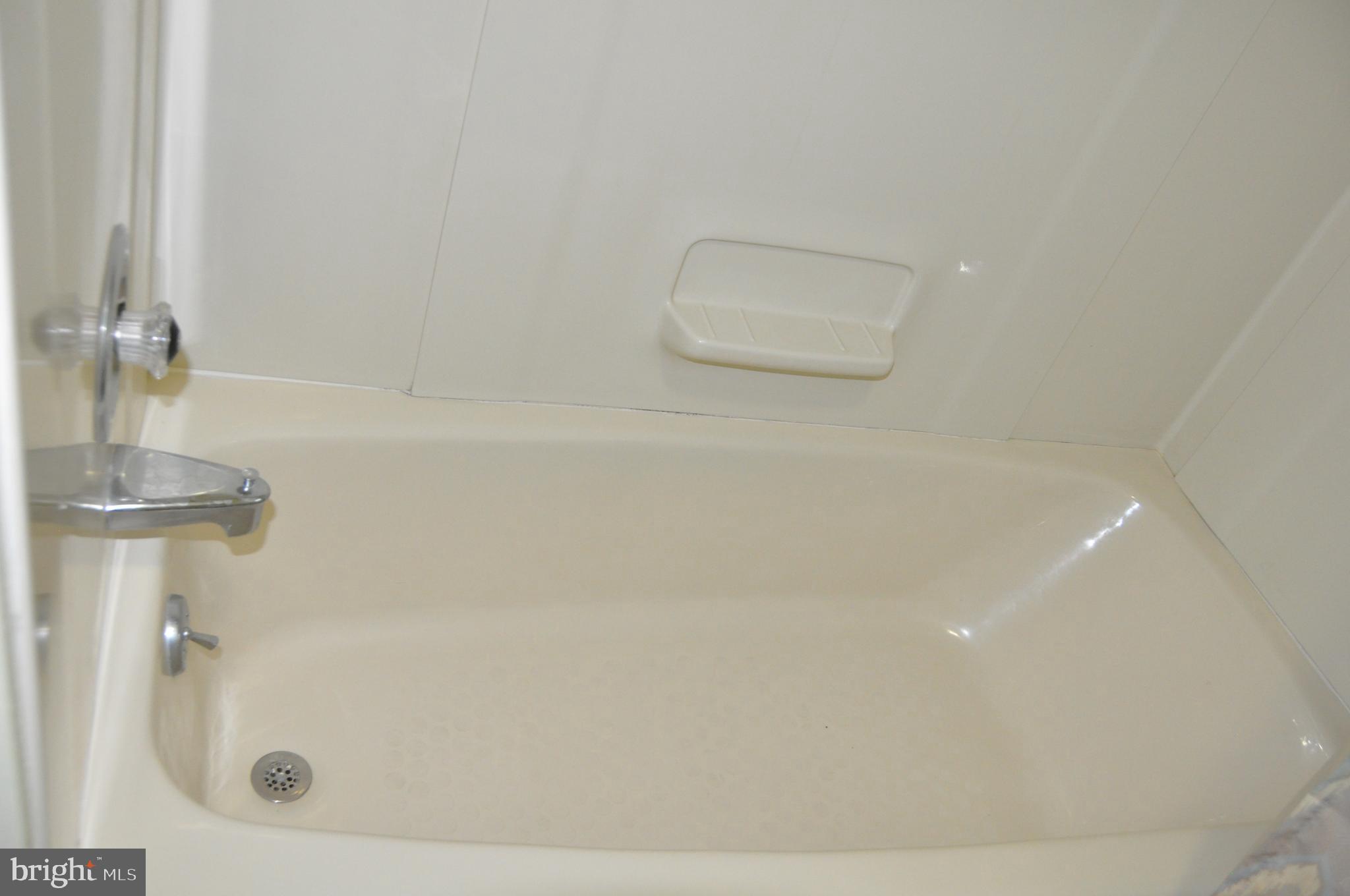 ROLLING HILLS - Residential